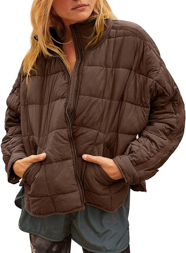 Aiopr Women's Oversized Lightweight Down Coat Long Sleeve Zip Packable Short Puffer Jackets | Amazon (US)