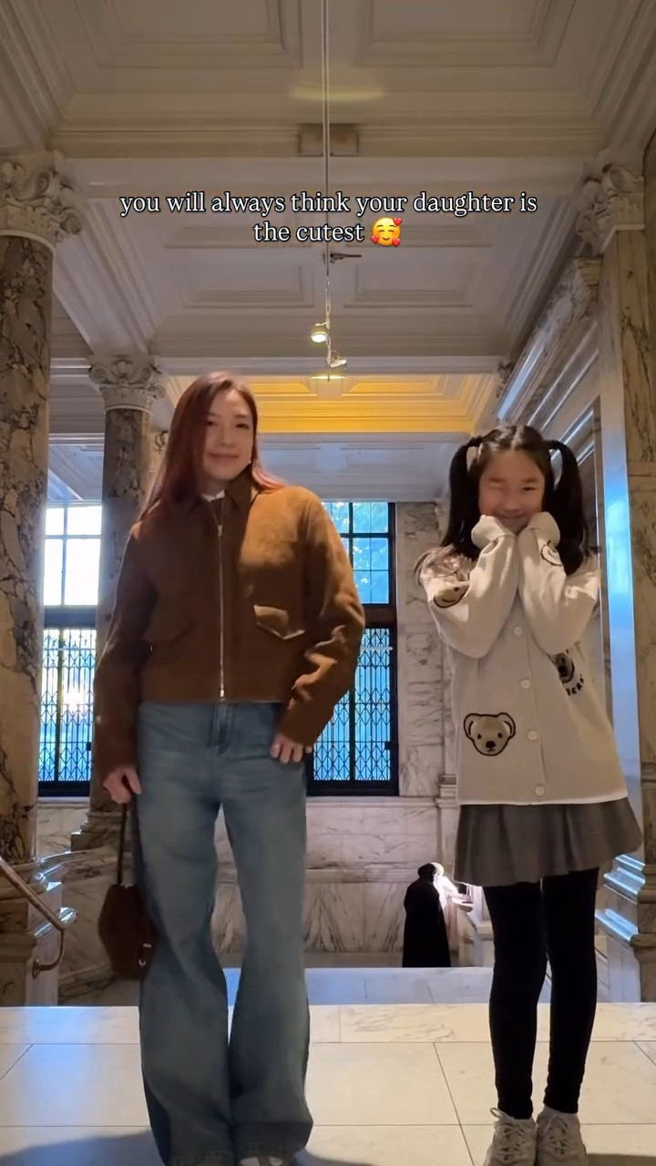 iykyk.. 

outfit links on my story 🔗 
#ootd#grwm#fitcheck#museumdate#motheranddaughter#styletips#outfitoftoday