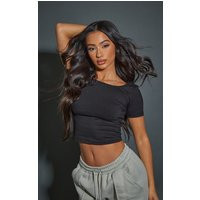 Petite Black Scoop Neck Basic Crop Top | PrettyLittleThing UK