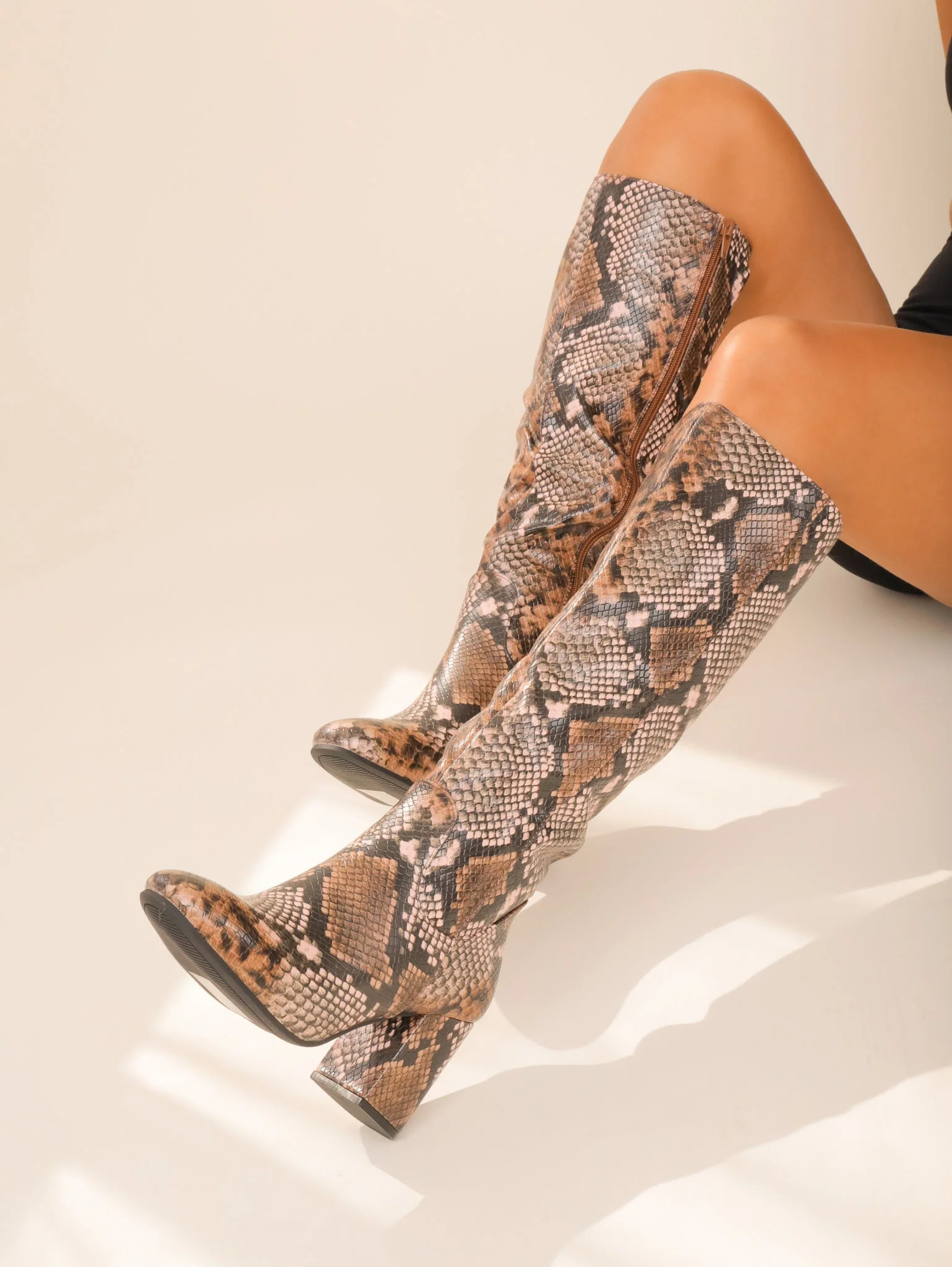 Hisstory Boots | Molly Green
