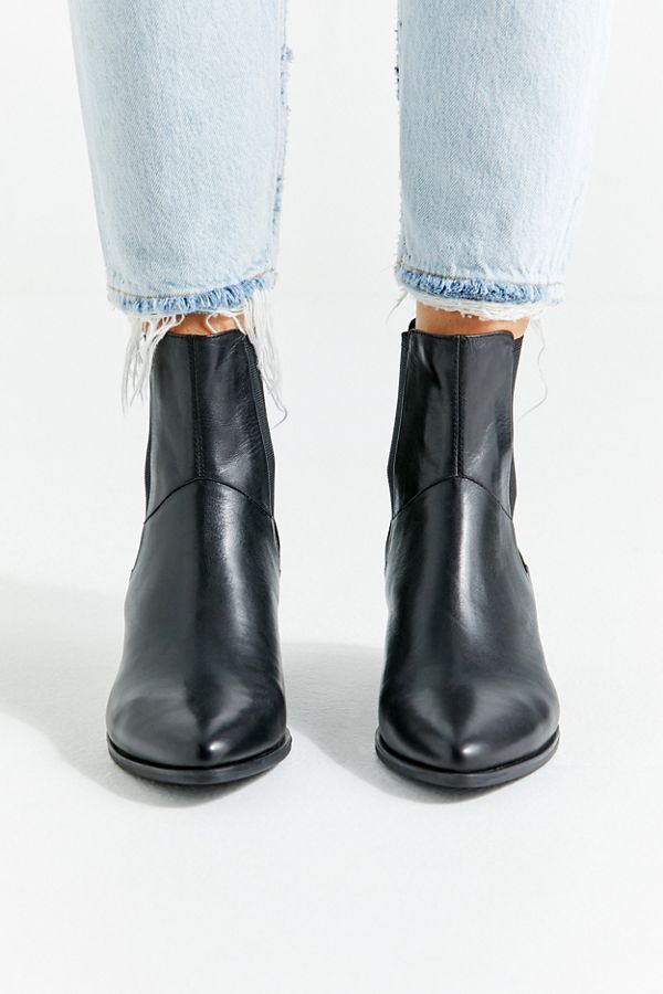 Vagabond Shoemakers Lara Chelsea Boot | Urban Outfitters (US and RoW)