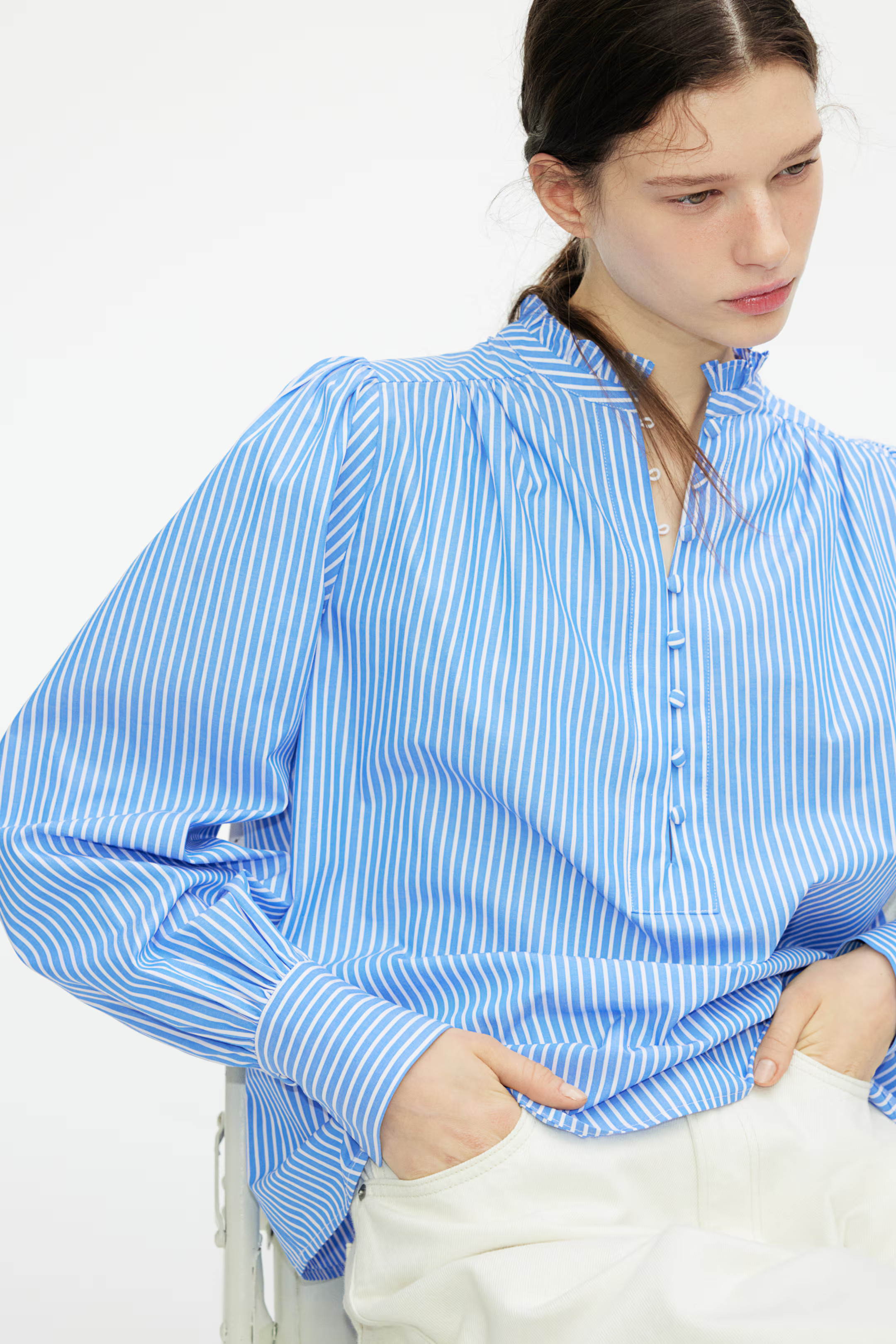 Frilled-collar cotton blouse - Blau/Gestreift - Ladies | H&M AT | H&M (DE, AT, CH, NL, FI)