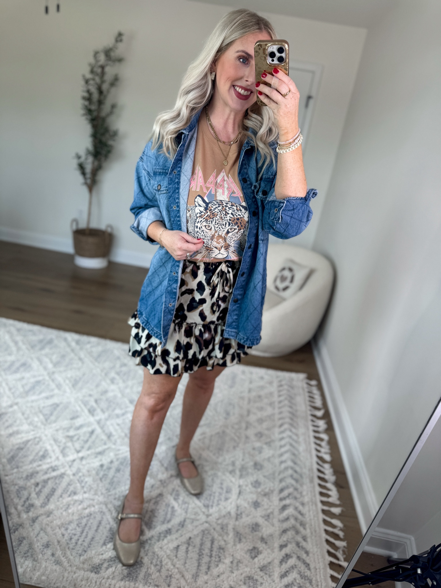 Weekend Walmart Wins try on 
Denim shacket- medium 
Graphic tee- medium 

#walmartpartner #walmartfashion @walmartfashion

#LTKFindsUnder50 #LTKStyleTip #LTKSeasonal
