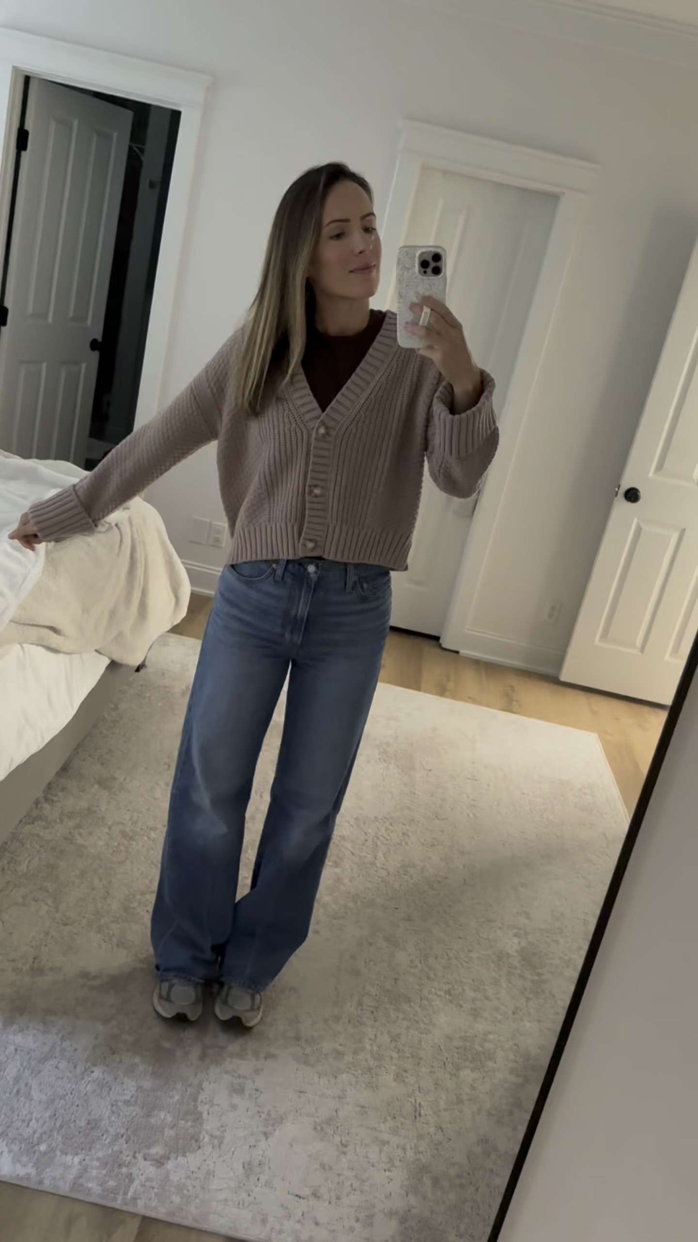 Cropped cable knit sweater for fall 

#LTKSeasonal