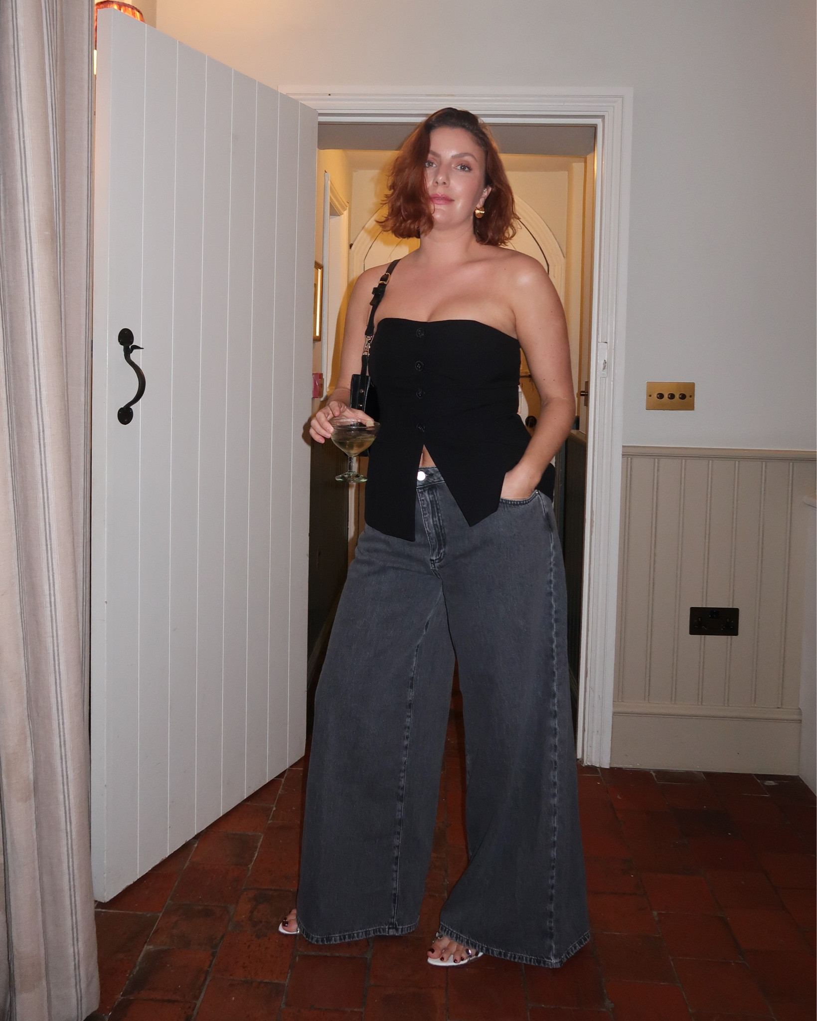 felt so great wearing this black bustier and wide leg jeans last night 

#LTKmidsize #LTKfindsunder100 #LTKSeasonal