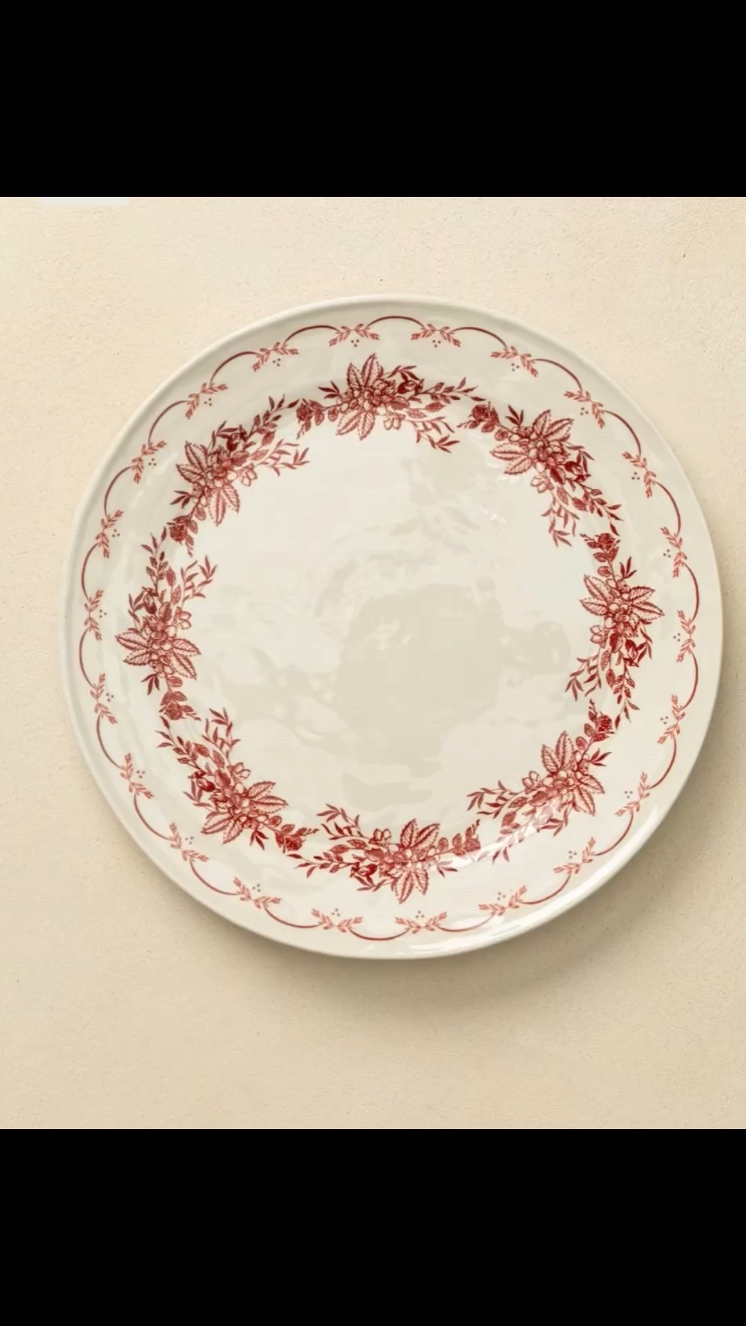 I am in love with these dishes.

They would be so cute for Christmas dinner.

There are dinner plates, salad plates, mugs, bowls and platters and they are currently on sale. 



#LTKFindsUnder50 #LTKHome #LTKHoliday