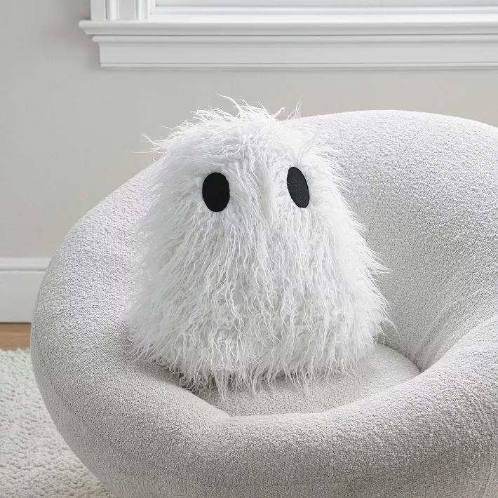 NEW NOVOGRATZ WHITE GHOST SHAPED HALLOWEEN Sherpa DECORATIVE PILLOW 19” X  22”