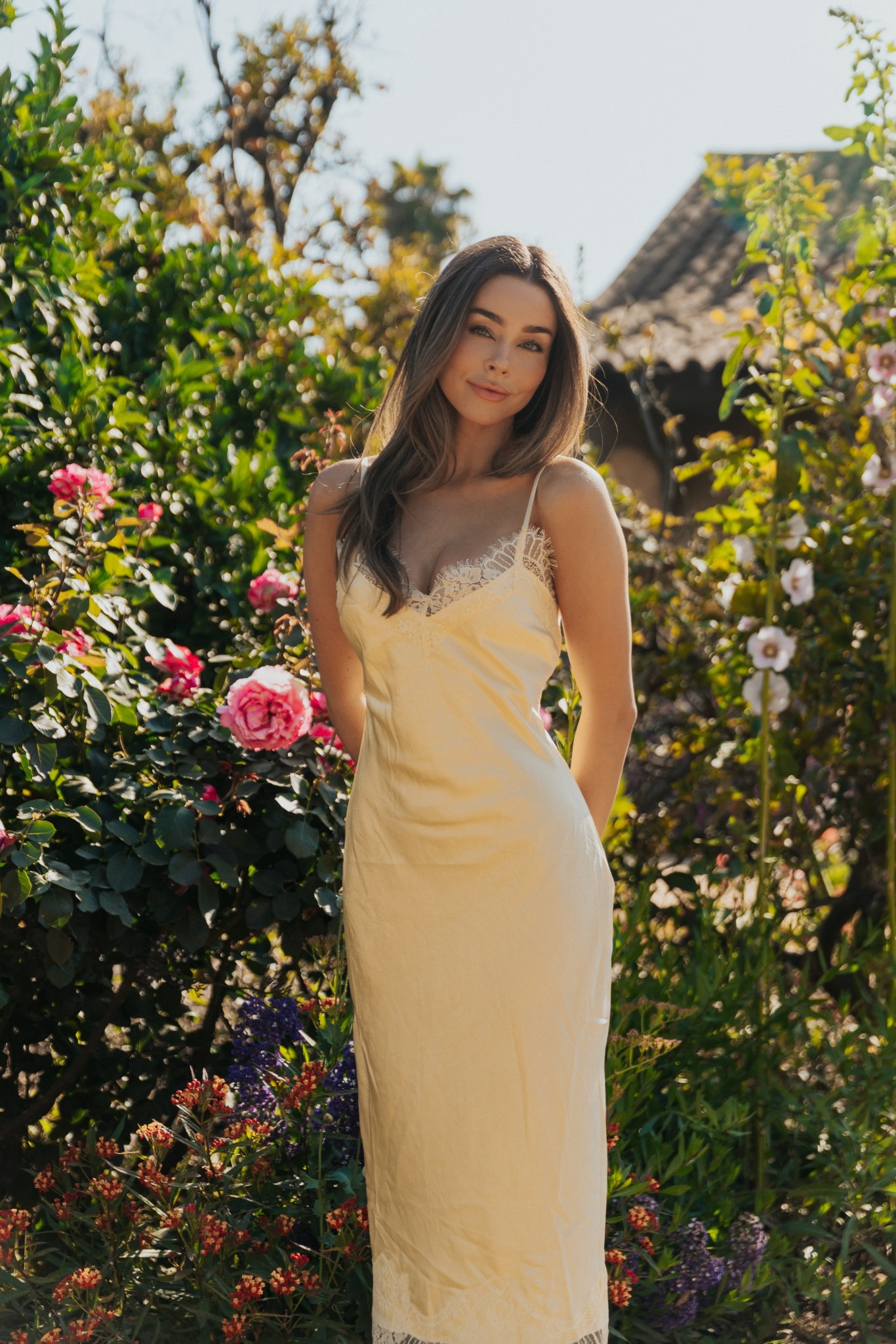 Butter yellow is still in. 🧈💛✨

I love the intricate lace trim details on this yellow crinkle satin lace midi slip dress!

#LTKWedding #LTKStyleTip #LTKSeasonal