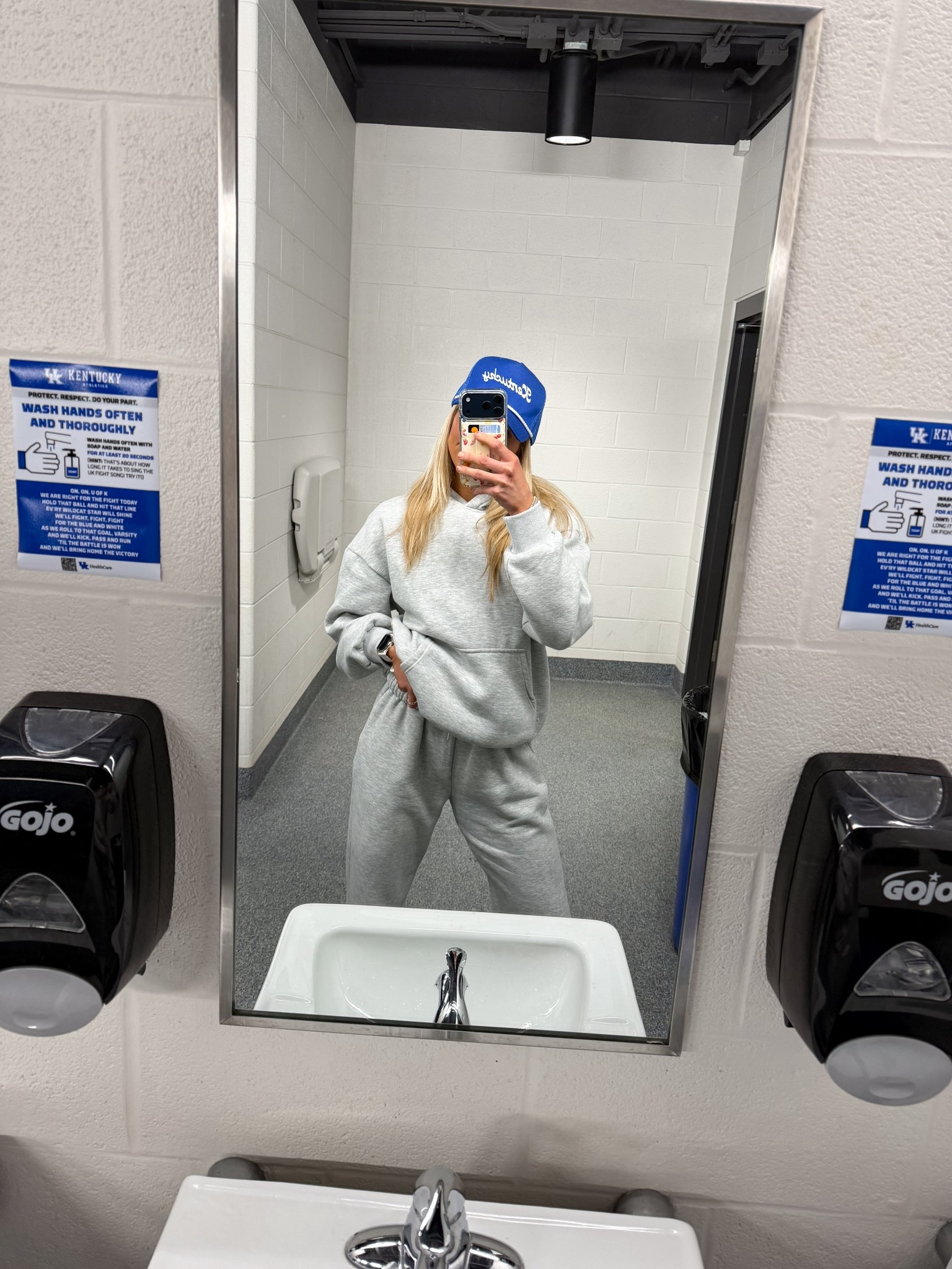 Baseball wife outfit💙

#LTKdayinmylife #LTKootd #LTKU