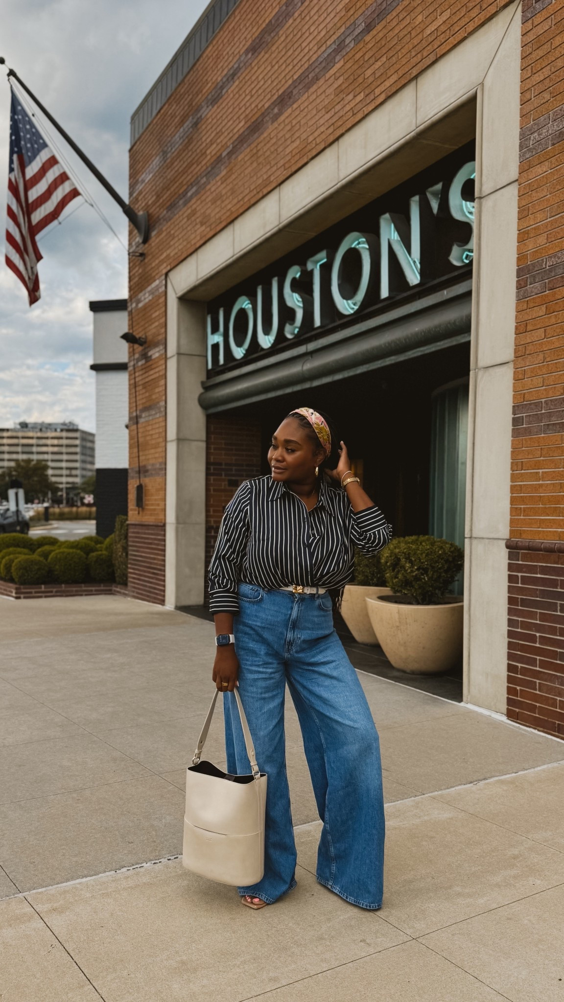 End-of-summer vibes 🌤️✨ Effortless stripes, wide-leg denim, and an easy neutral tote — perfect for that in-between season where the days are warm but the evenings start to cool. A look that’s polished yet relaxed, just like summer winding down into fall. 🍂

#LTKMidsize #LTKxMadewell #LTKSeasonal