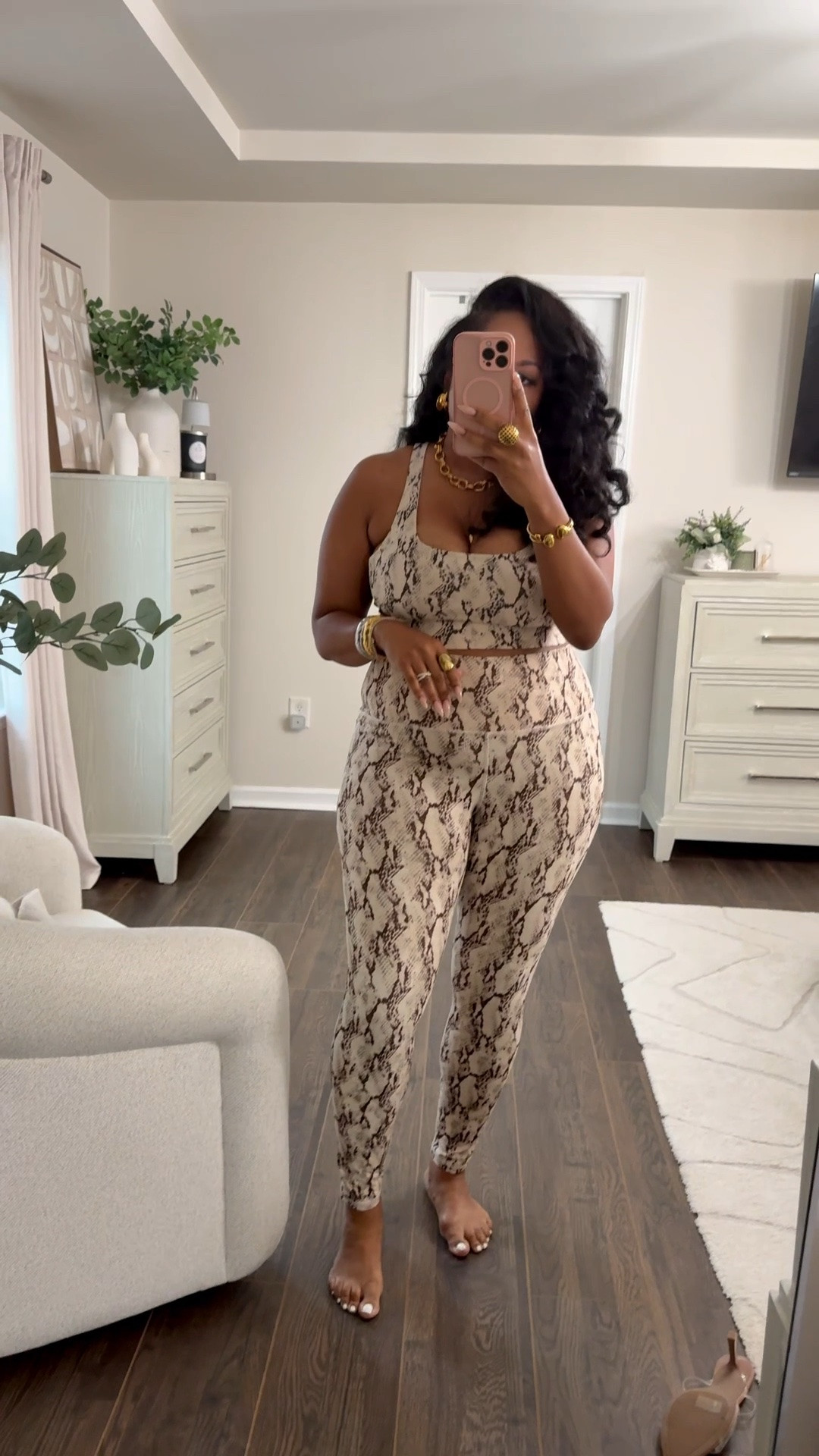 Loving this collection from @Fabletics 
Jacket & Blazer sz XL
Pants & Bra Tops XXL (size 18/38DD)
I like for full length legging but also available in 7/8 length