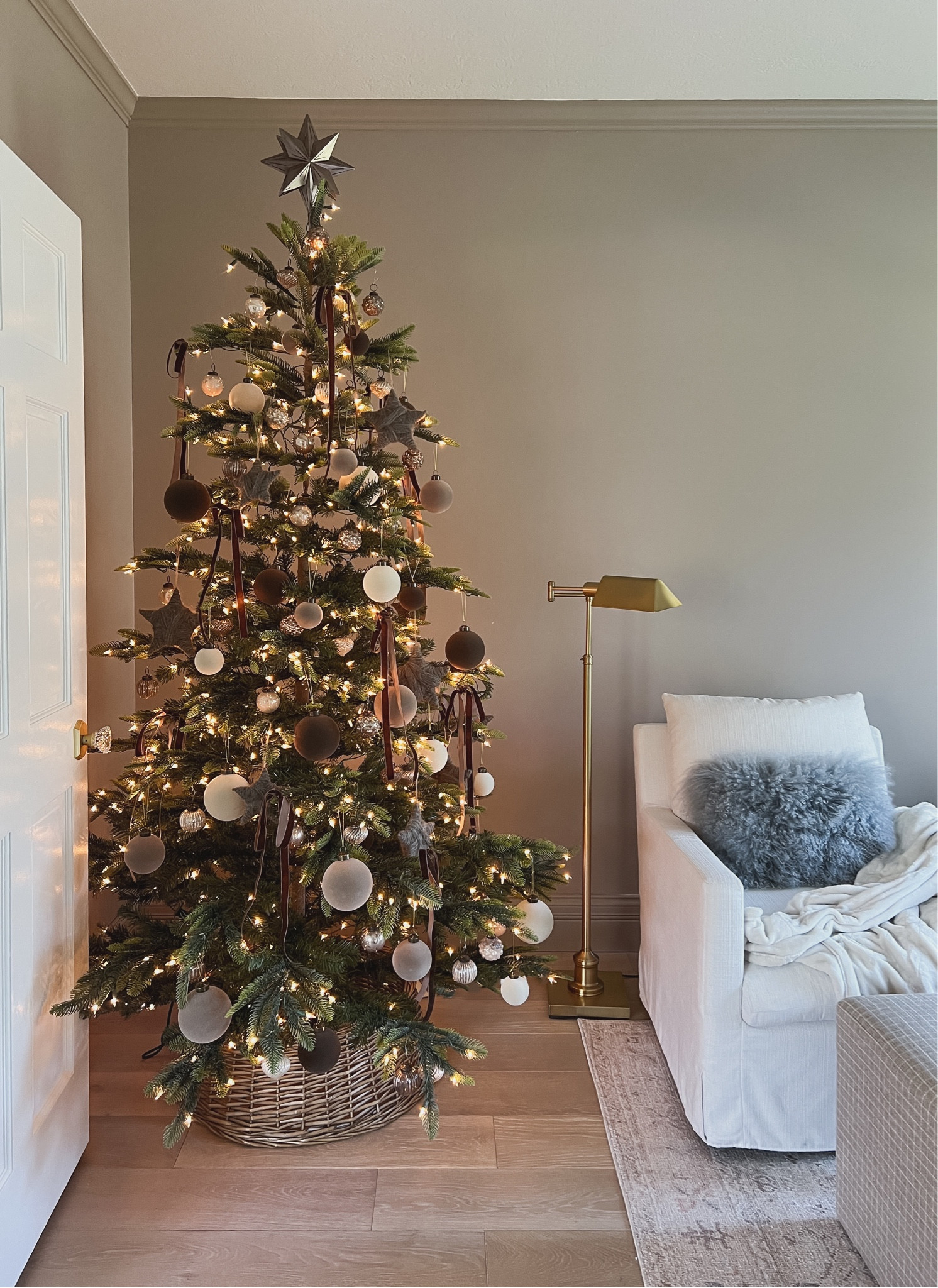 Real touch Norfolk pine, garland, wreath, holiday decor, Christmas decor, home decor, winter decor, faux garland, greenery

#LTKHoliday #LTKhome #LTKSeasonal