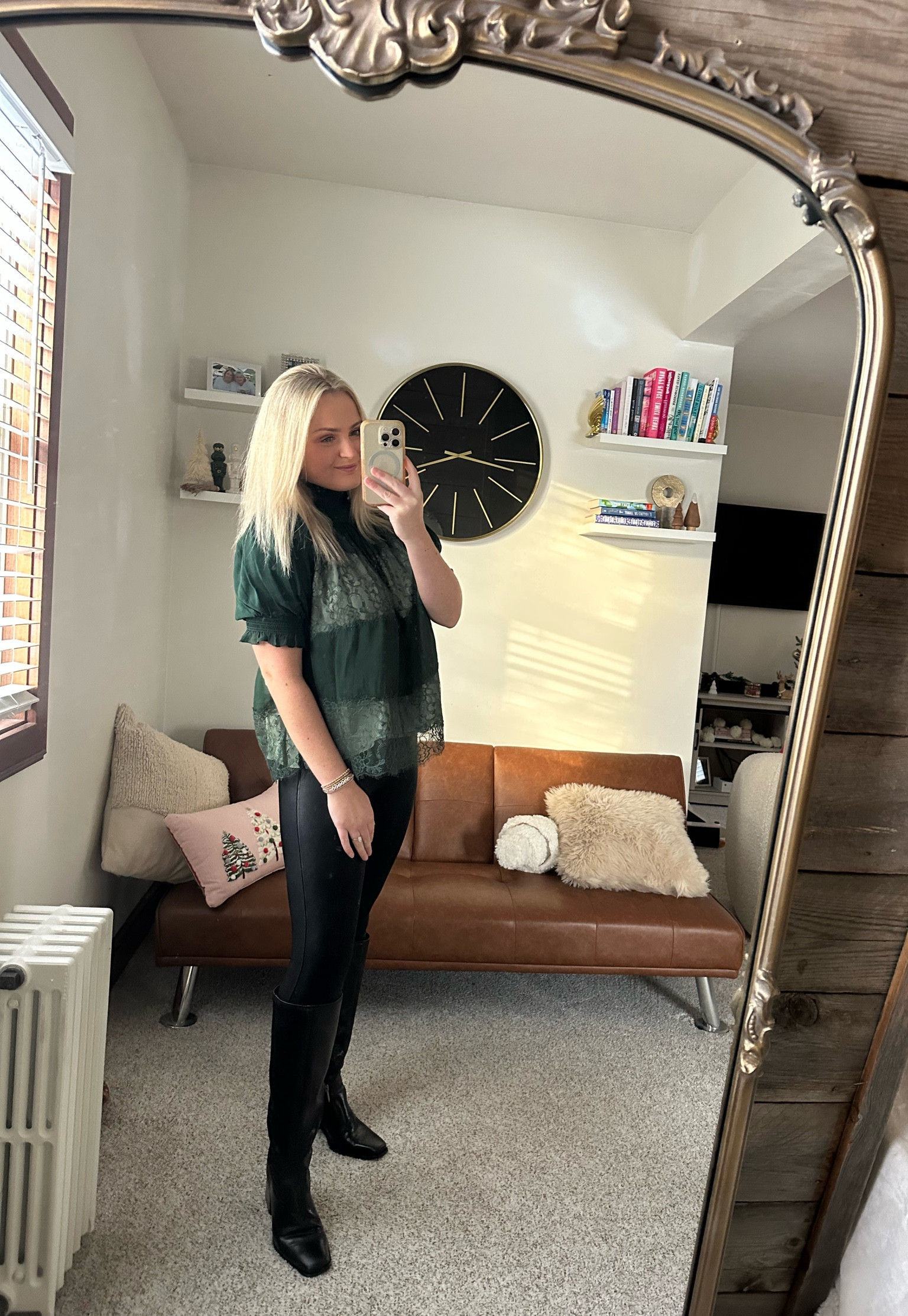 'tis the damn season 💚

#LTKHoliday #LTKSeasonal #LTKParties