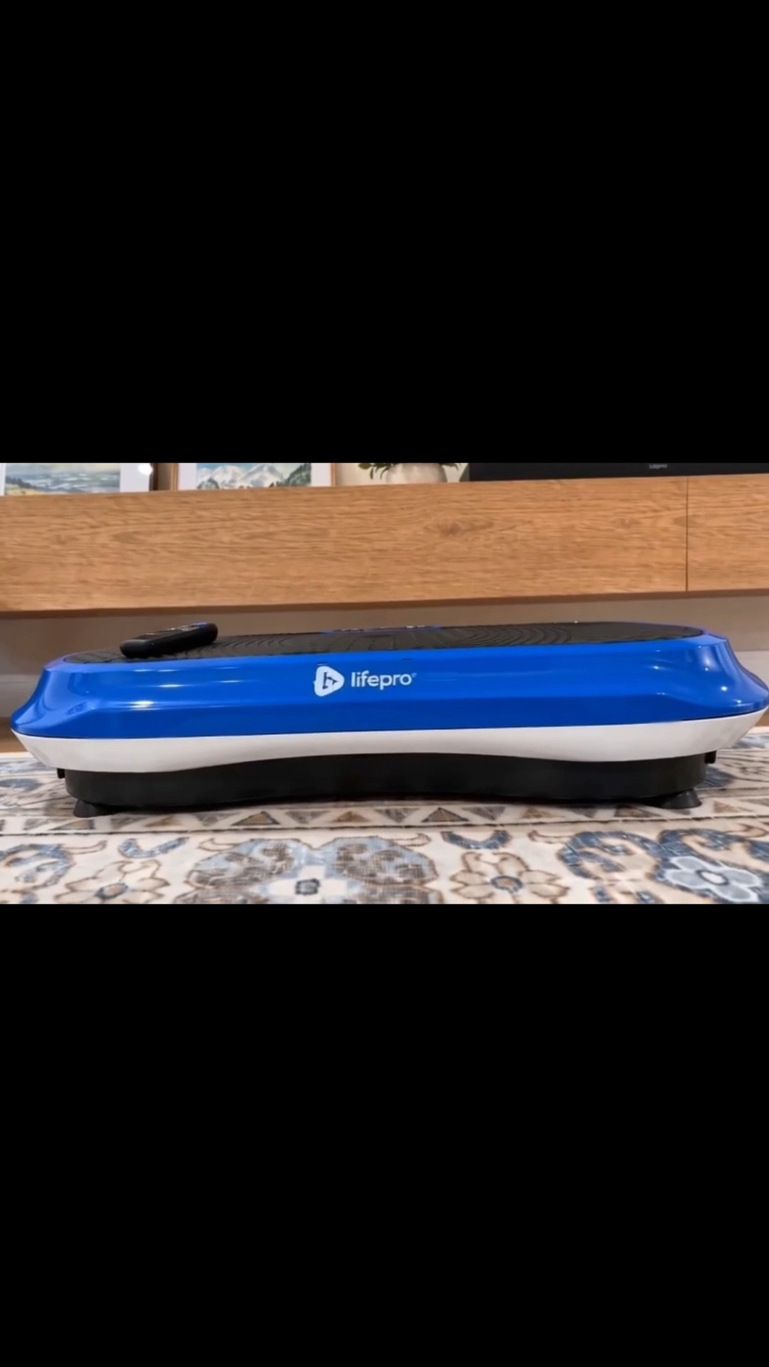 My favorite vibration plate! ⭐️⭐️⭐️⭐️⭐️
Potential benefits
1. Muscle activation
Standing, squatting, or doing exercises on a vibration plate forces your muscles to contract rapidly to stabilize your body. This can:

* Improve muscle engagement
* Slightly increase strength over time (especially for beginners or older adults)

2. Improved circulation
The vibrations can stimulate blood flow, which may:

* Help with recovery after workouts
* Reduce mild swelling in legs/feet

3. Balance and coordination
Because your body is constantly adjusting, it can:

* Improve stability
* Help with balance (useful for older adults or rehab)

4. Bone density support
Some studies suggest vibration training may help:

* Maintain or slightly improve bone density
    (mainly in older adults or people at risk of osteoporosis)

5. Convenience / low-impact exercise

* Easy on joints compared to running or jumping
* Good option if you have limited mobility or injuries