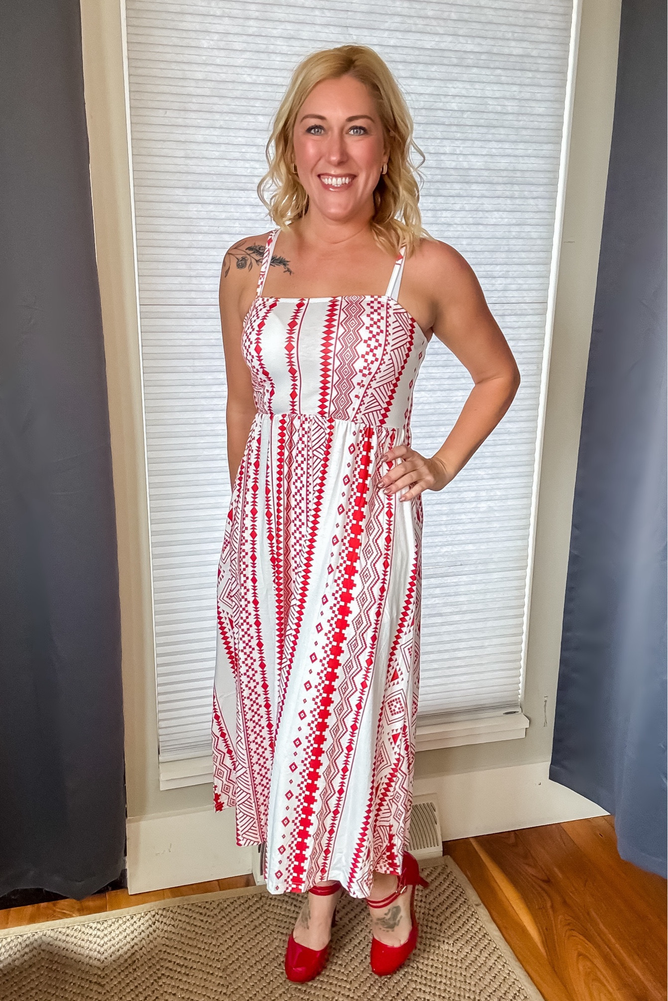 This dress has it all! Adjustable straps, hidden side pockets, a flattering square neck, and a flowy ruffle hemline. So cute and comfortable! 