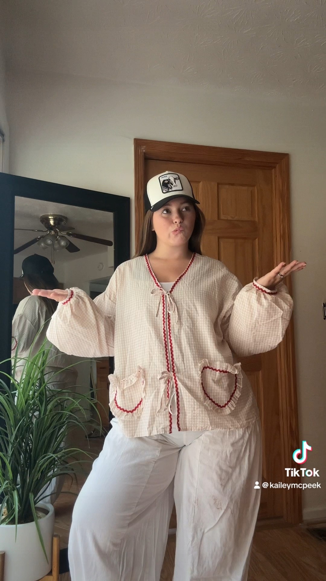 Today’s feminine outfit for fall! I love a baggy outfit!

#LTKMidsize #LTKShoeCrush #LTKStyleTip