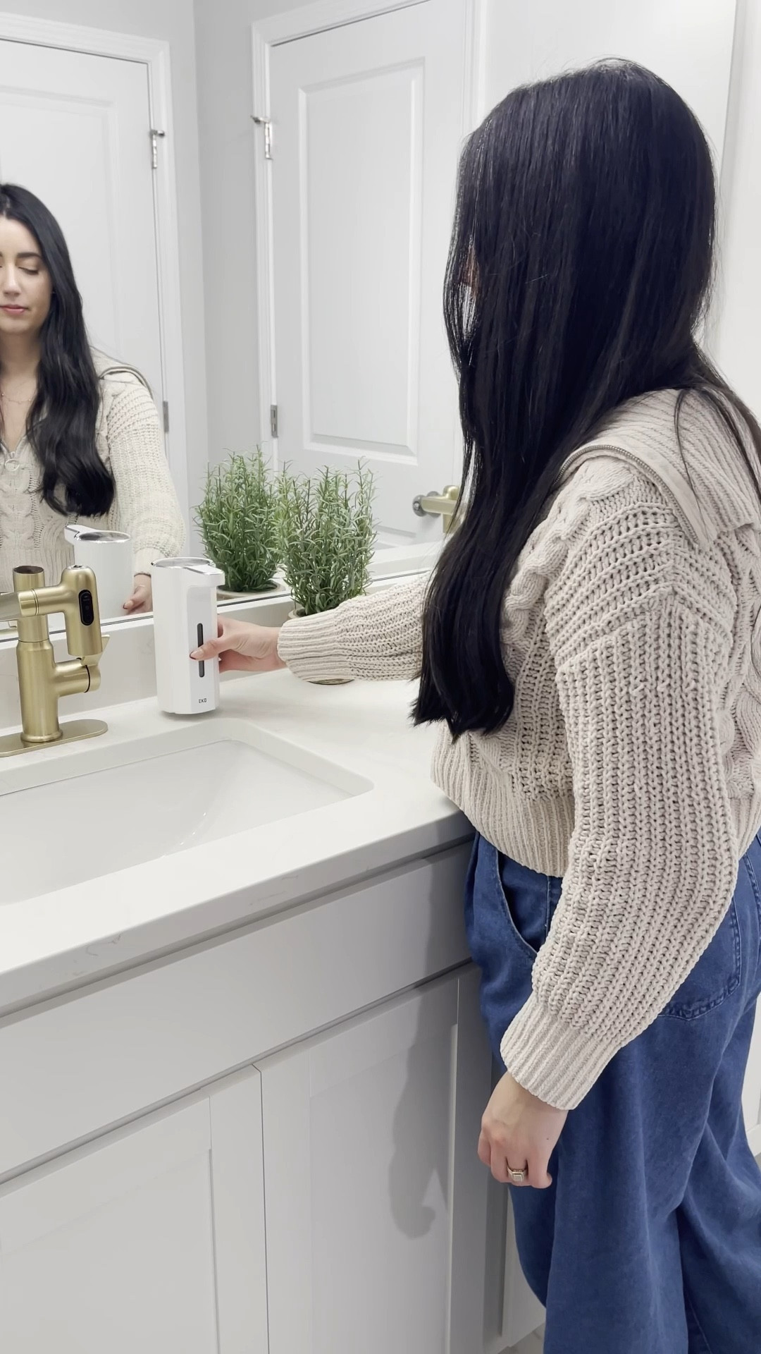 Bathroom essentials from EKO that make everyday life easier ✨
Slim sensor trash can, touchless soap dispenser, and a mini trash can — minimal, functional, and perfect for small spaces.
All from Amazon 🤍
#BathroomFinds #AmazonHome #MinimalBathroom #NeutralHome

#LTKHome #LTKFindsUnder50 #LTKdayinmylife