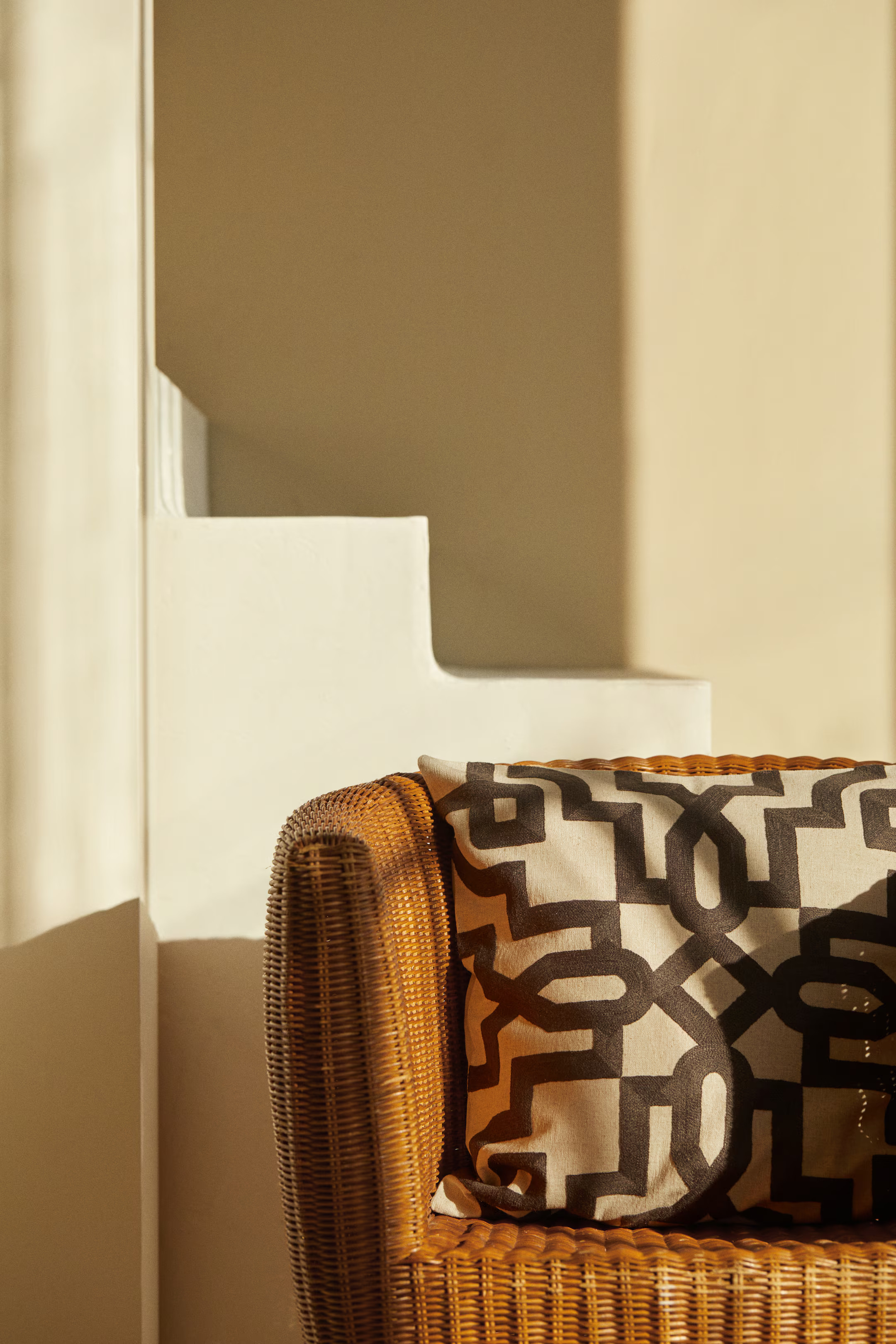 Description | H&M (US + CA)