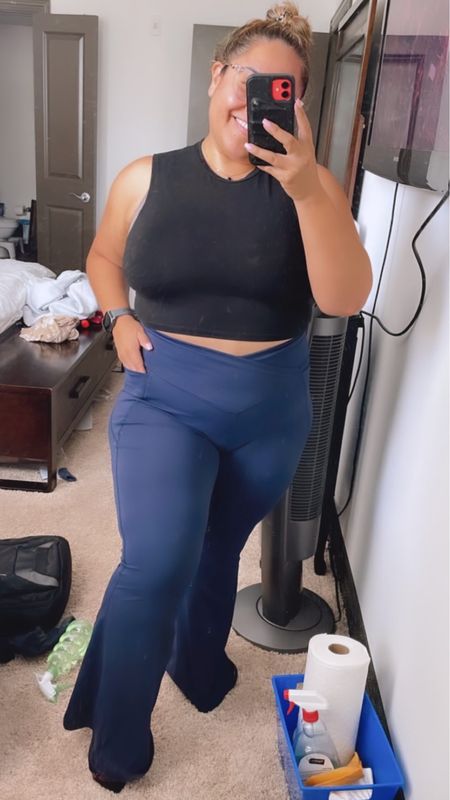Easy WHF day so I wore this fit to walk my rescue dog twice today 🥳 

ultra-soft and breathable pant features flared legs and a crossover waistband for added style. It's made for pilates, barre, and yoga, but comfy enough for the couch.

Available in Tall, Regular and Petite

#LTKActive #LTKfitness #LTKstyletip