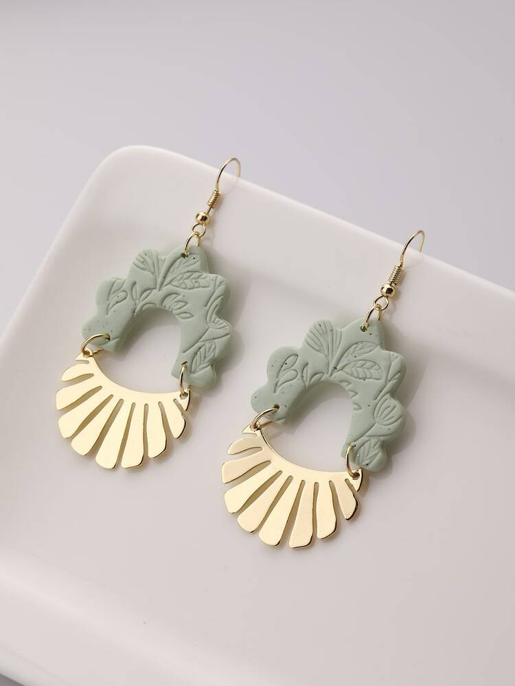 Leaf Emboss Drop Earrings | SHEIN