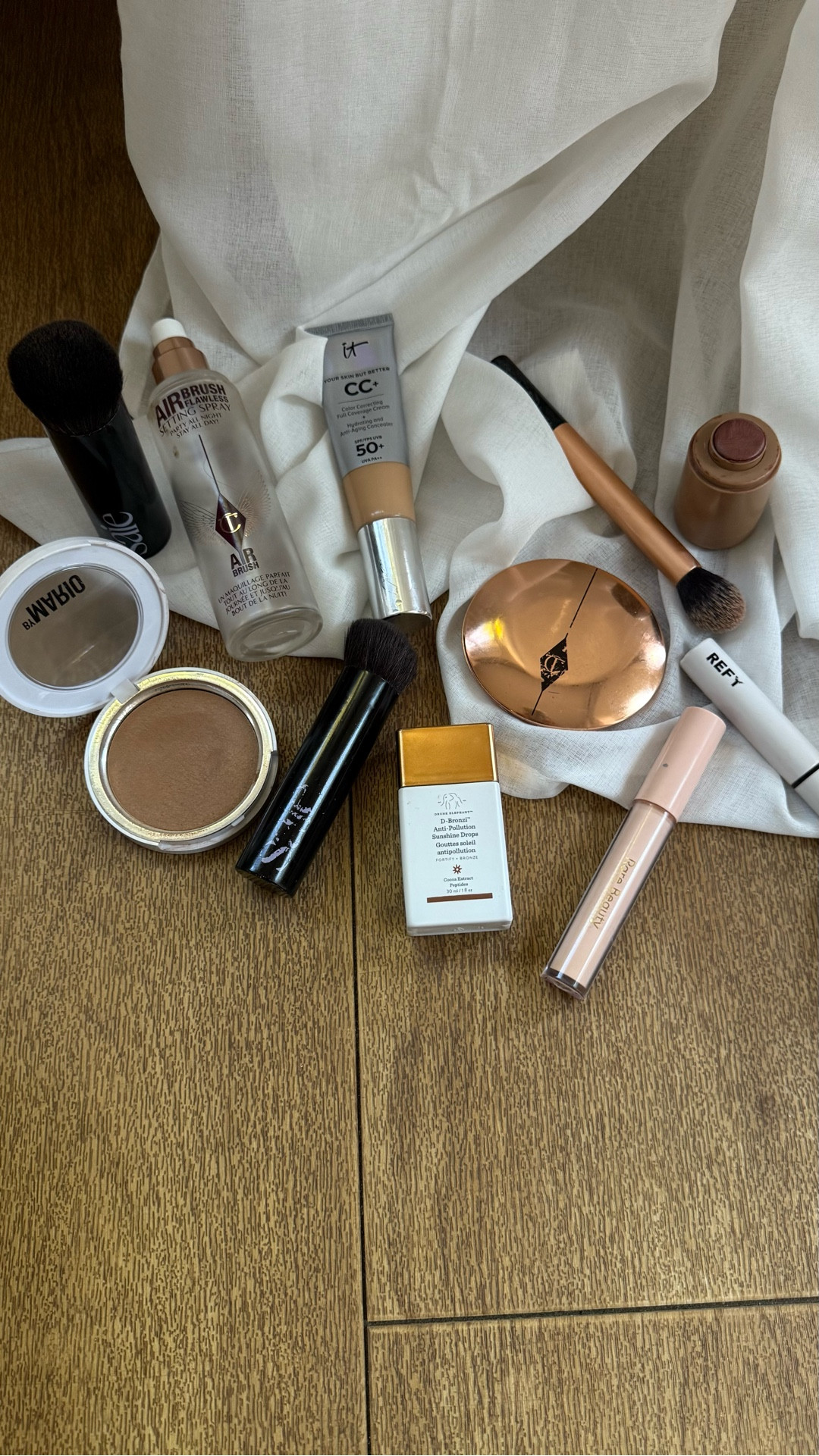 My go to, 5 minute make up!

it CC+ shade medium
Rhode blush shade Toasted Teddy
Make up by Mario skin enhancer shade medium dark
Rare beauty concealer light medium
Drunk elephant bronzing drops
Refy beauty eyebrow brow sculpt clear

#LTKbeauty #LTKuk #LTKdatenight