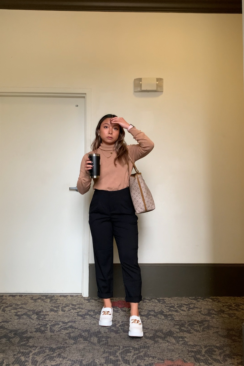 I believe I am slaying the Corporate ‘Fit, your honor .

Top: small
Trousers: 0 (these run big, size down!)
Shoes: 7


#LTKunder50 #LTKworkwear #LTKSeasonal