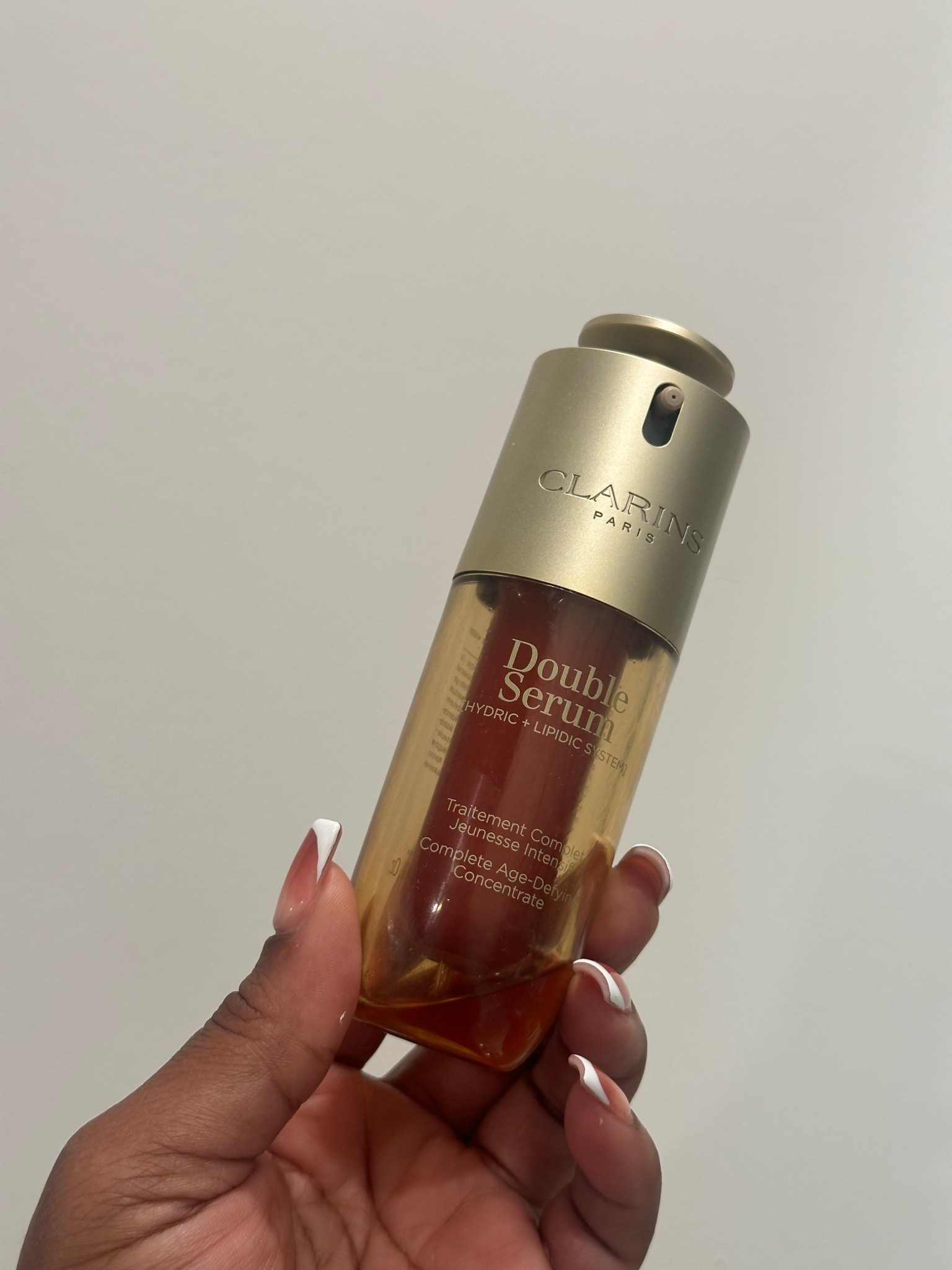 Clarins Double-Serum ✨
Hydrating 
Boosting radiance 
Minimizes pores 
Long-lasting 

#LTKBeauty #LTKGiftGuide #LTKmorningroutine