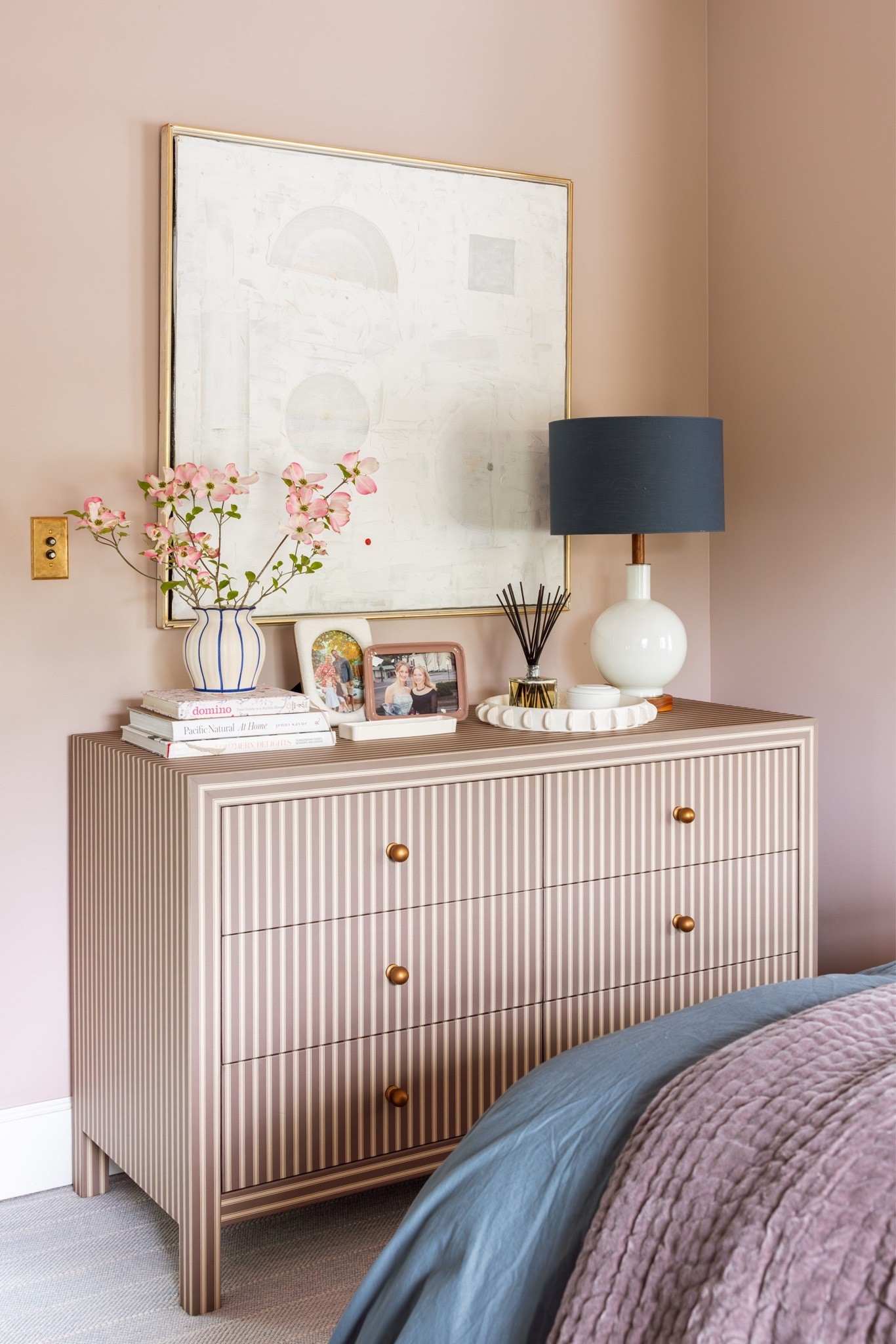 In love with this vignette from our guest room makeover. Use code EMILYH20 for 20% off orders $100+ @anthropologie this weekend only. Linked all the items below ⬇️ #anthropartner