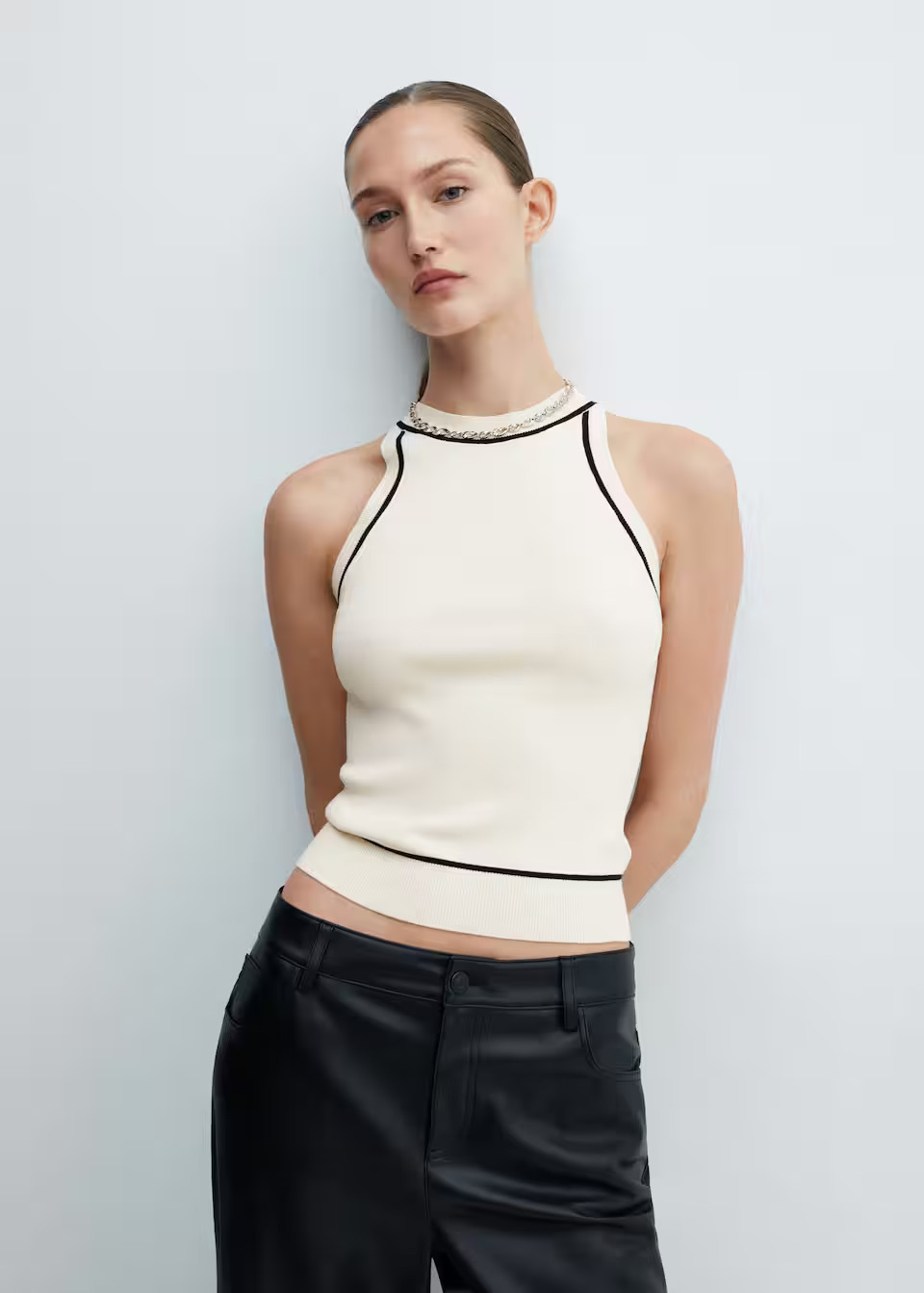 Contrast trim top | MANGO (US)
