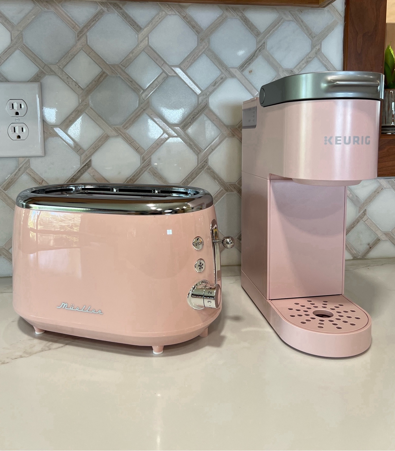 Pink kitchen appliances 💕 The cutest retro toaster from amazon under $30! Got a matching pink single brew Keurig that’s perfect for small spaces under $100


coffee maker, toaster, amazon home finds, amazon kitchen finds, kitchen essentials, kitchen appliances, pink, pink home decor, apartment finds

#LTKfindsunder50 #LTKSpringSale #LTKhome