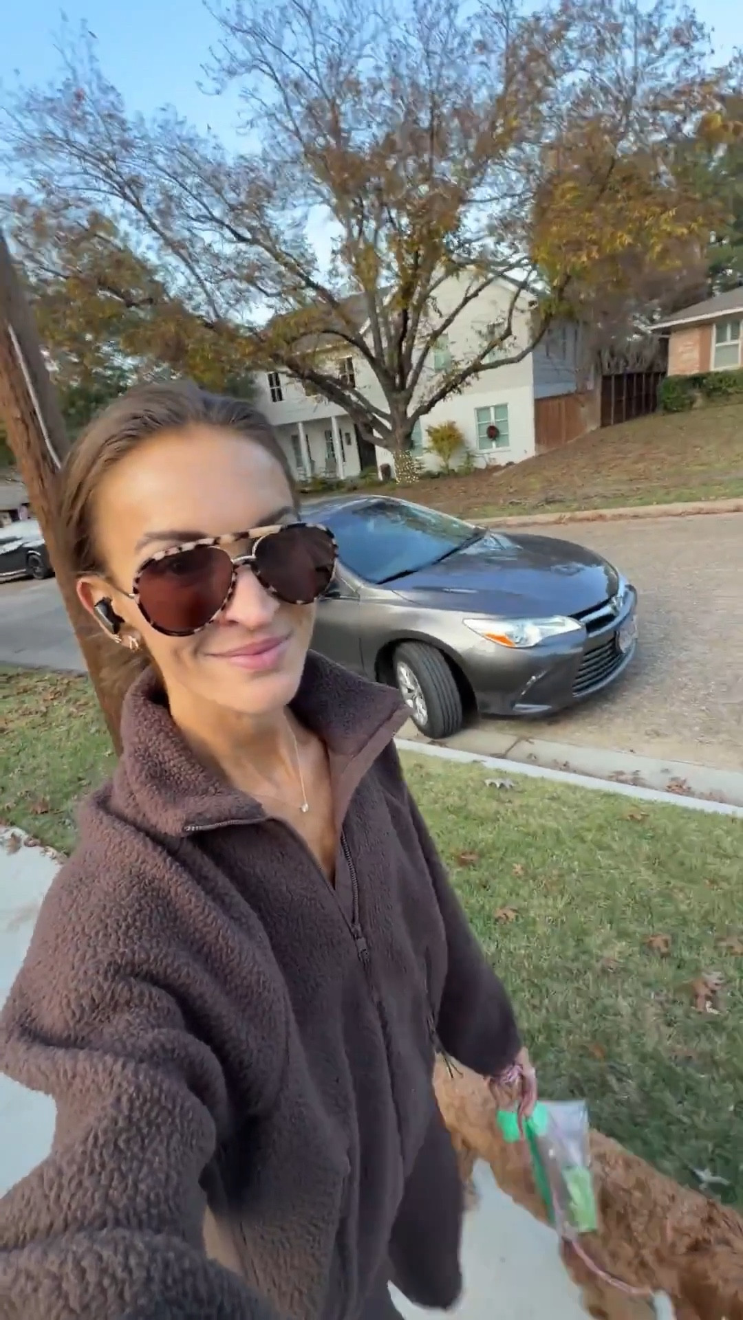 looove this chocolate brown zip up! 🤎