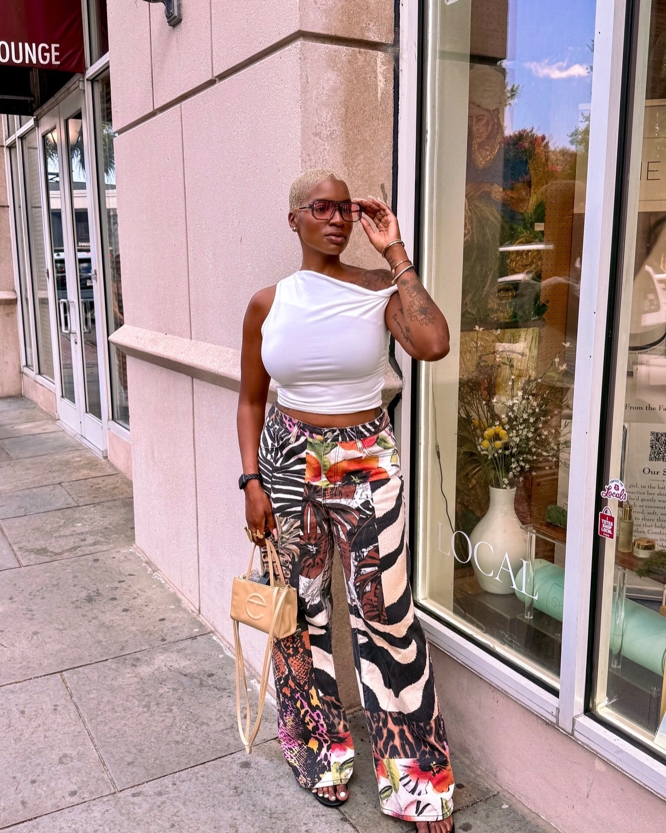 🫶🏾🖤

#fridaystyle #cigarlounge #styleinspo #charlestoninfluencer #downtowncharleston