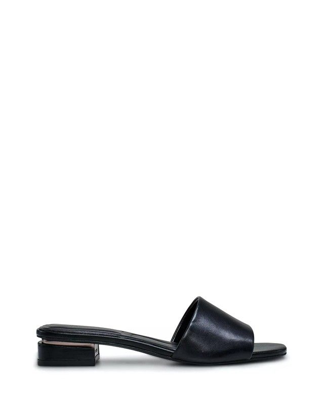 Vince Camuto Cheleah Slide | Vince Camuto