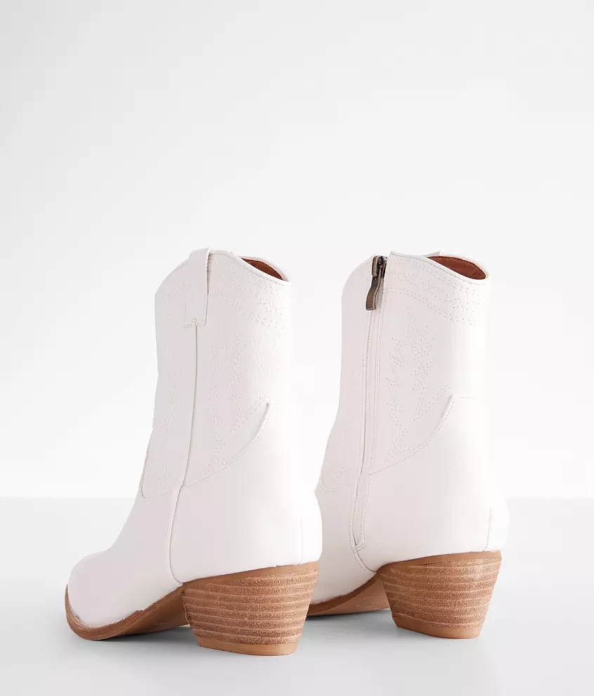 Dallas Western Ankle Boot | Buckle