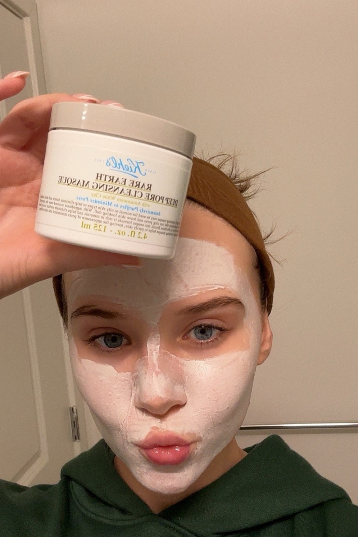 I use this face mask once a week and my skin LOVES itt

#LTKbeauty #LTKGiftGuide