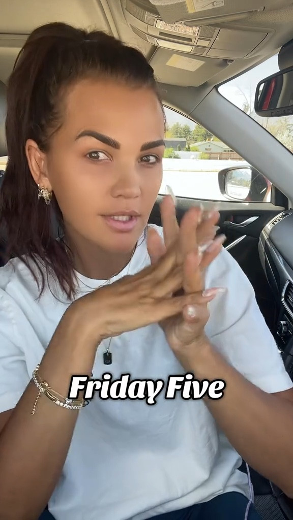 Friday Five: 4-11-25

1. Beach Riot Royal Blue Swim 
2. Free People Overalls 
3. Show Me Your Mumu striped crochet beach dress 
4. Electric Picks Tinsley Necklace - Code: WildOne20
5. Steve Madden Hadyn Sandals 



#LTKSwim #LTKShoeCrush #LTKStyleTip