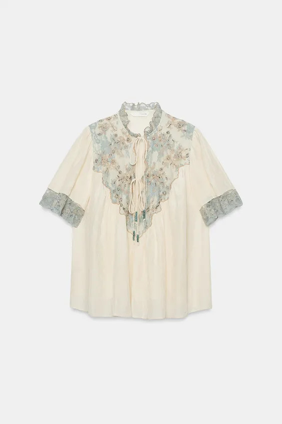 ZARA WOMAN COLLECTIONShirt with main fabric made of viscose yarn. V-neck with bows and short slee... | Zara NL