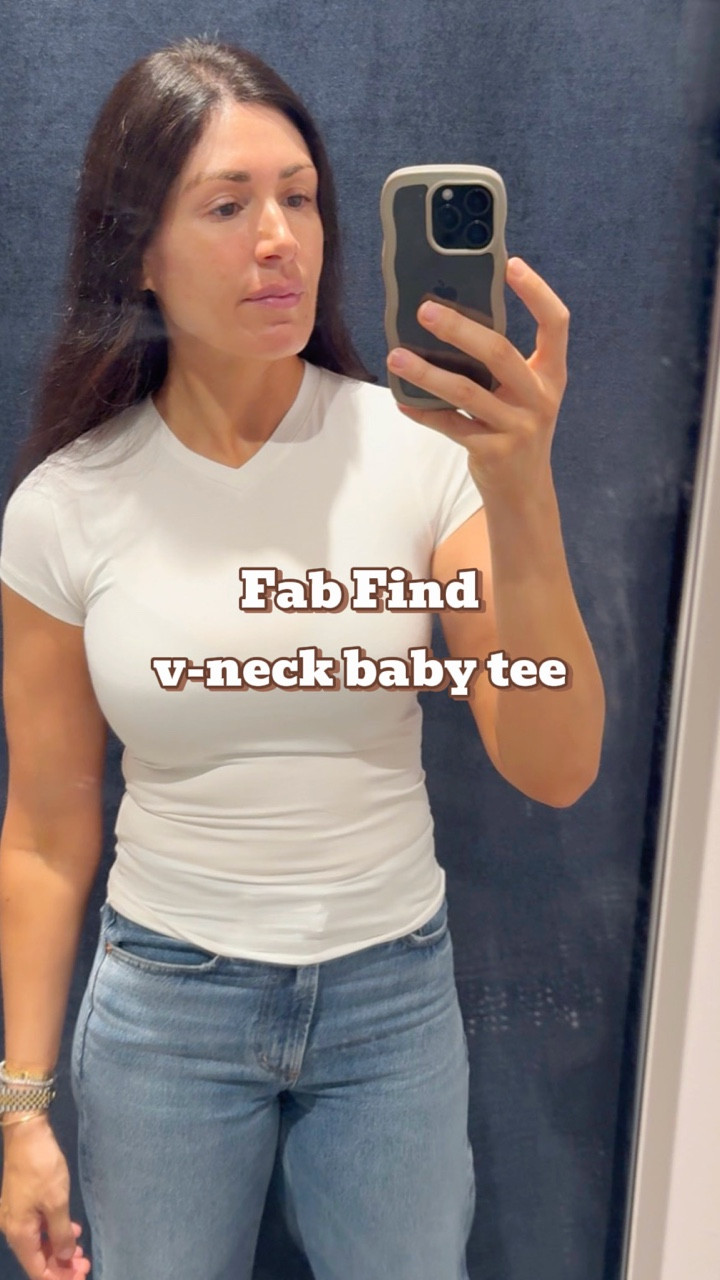 It’s been ages since I’ve done a fab find but this one was worth the wait! …and it’s client approved. My client and I popped into cotton on at the last part of our shop getting a few different style tops to suit the skirt, trousers and jeans she got. She has broad shoulders and a generous bust with a very short décolletage so typically normal v-necks sit too low for daily wear.

Besides being affordable it’s that v-neckline that prompted me to show her this tee. The short v provides a hint of length and draws the eye vertically which is helpful for her shape. It also doesn’t look so basic in the v-shape and doesn’t require any tucking in as it reached the top of her bottoms just right


#LTKstyletip #LTKFashionMonth #LTKaustralia