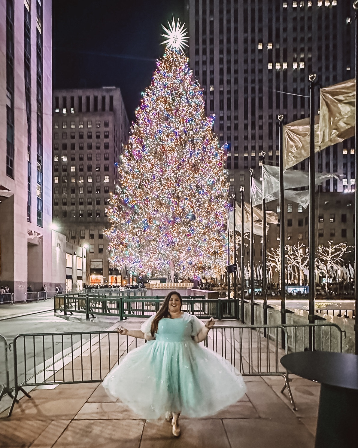 When you can live a fairytale moment in Rockefeller Center 🎄

#holidayfashion #plussize #plussizefashion #plussizedresses #holidayoutfits #holidayoutfitideas #liketkit #LTKSeasonal #LTKparties #LTKwedding #LTKHoliday #LTKplussize #LTKshoecrush #LTKstyletip #jessakae 

#LTKSeasonal #LTKplussize #LTKHoliday