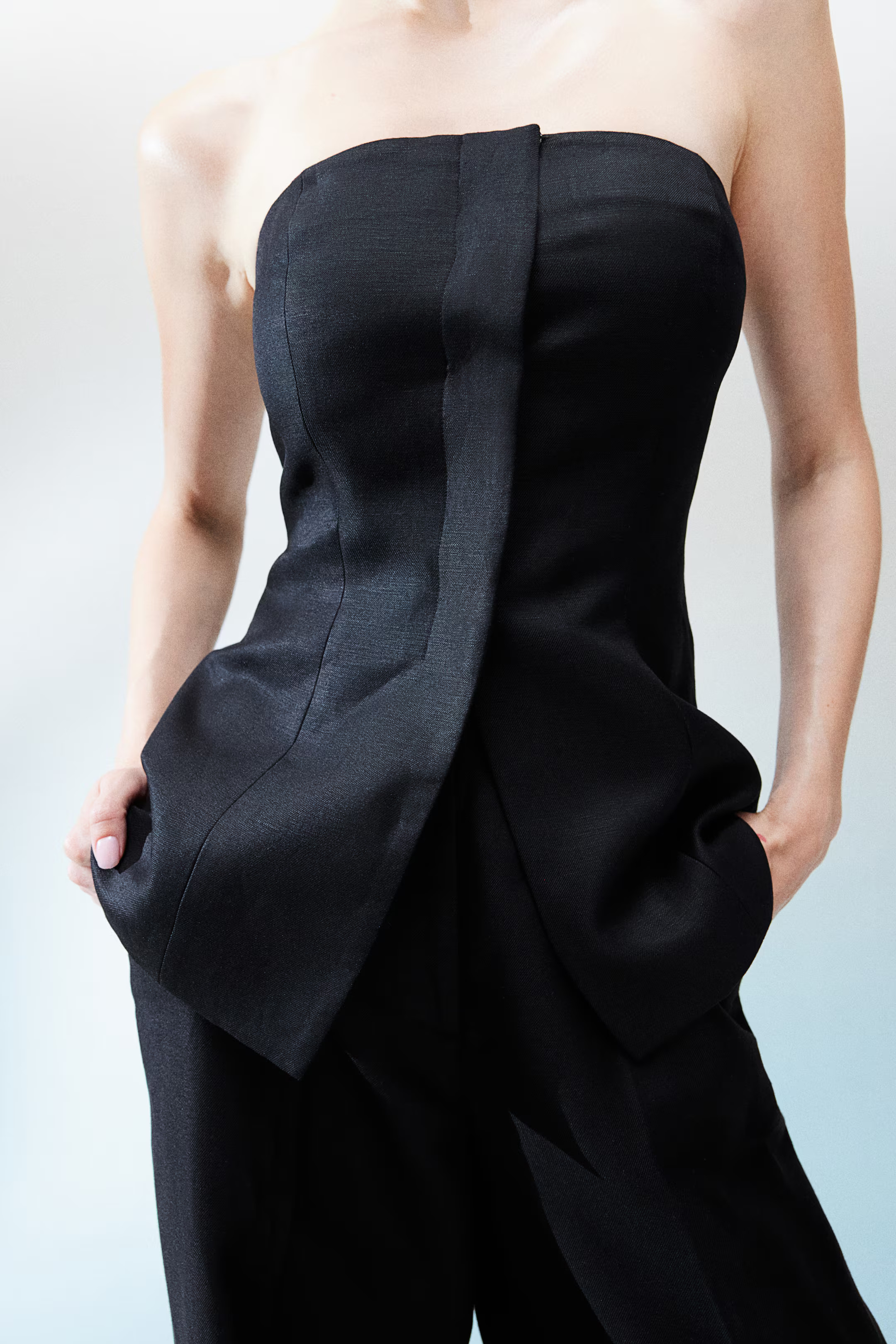 Linen-blend bandeau top - Sleeveless - Regular length - Black - Ladies | H&M GB | H&M (UK, MY, IN, SG, PH, TW, HK)