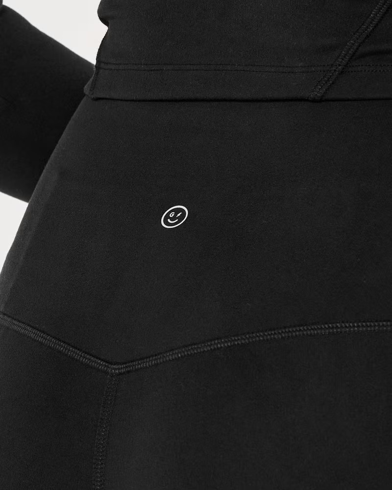 Gilly Hicks Active Recharge High-Rise Shortie 3" | Hollister (US)