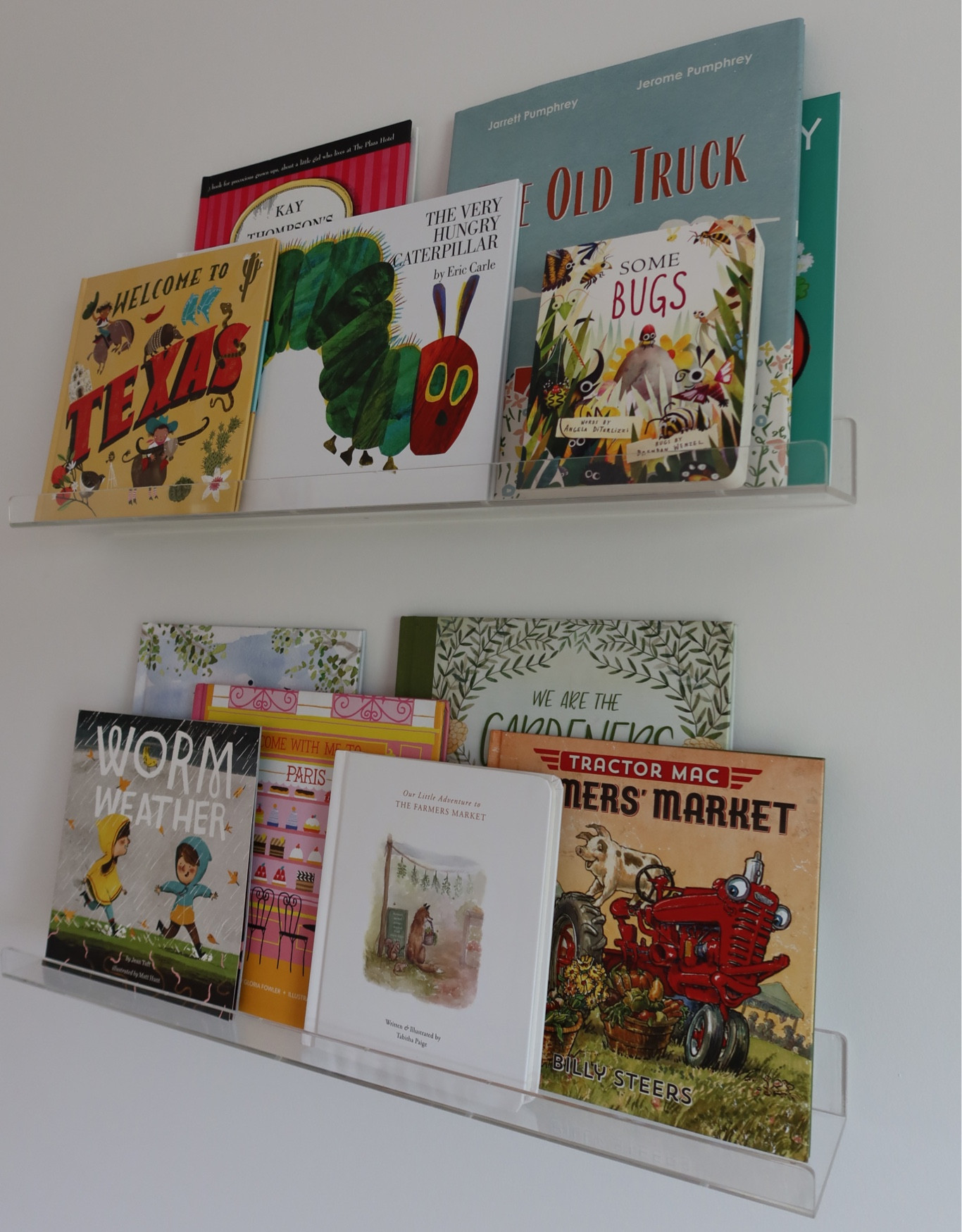 Spring bookshelf refresh 🐛 

#LTKfamily #LTKkids #LTKbaby