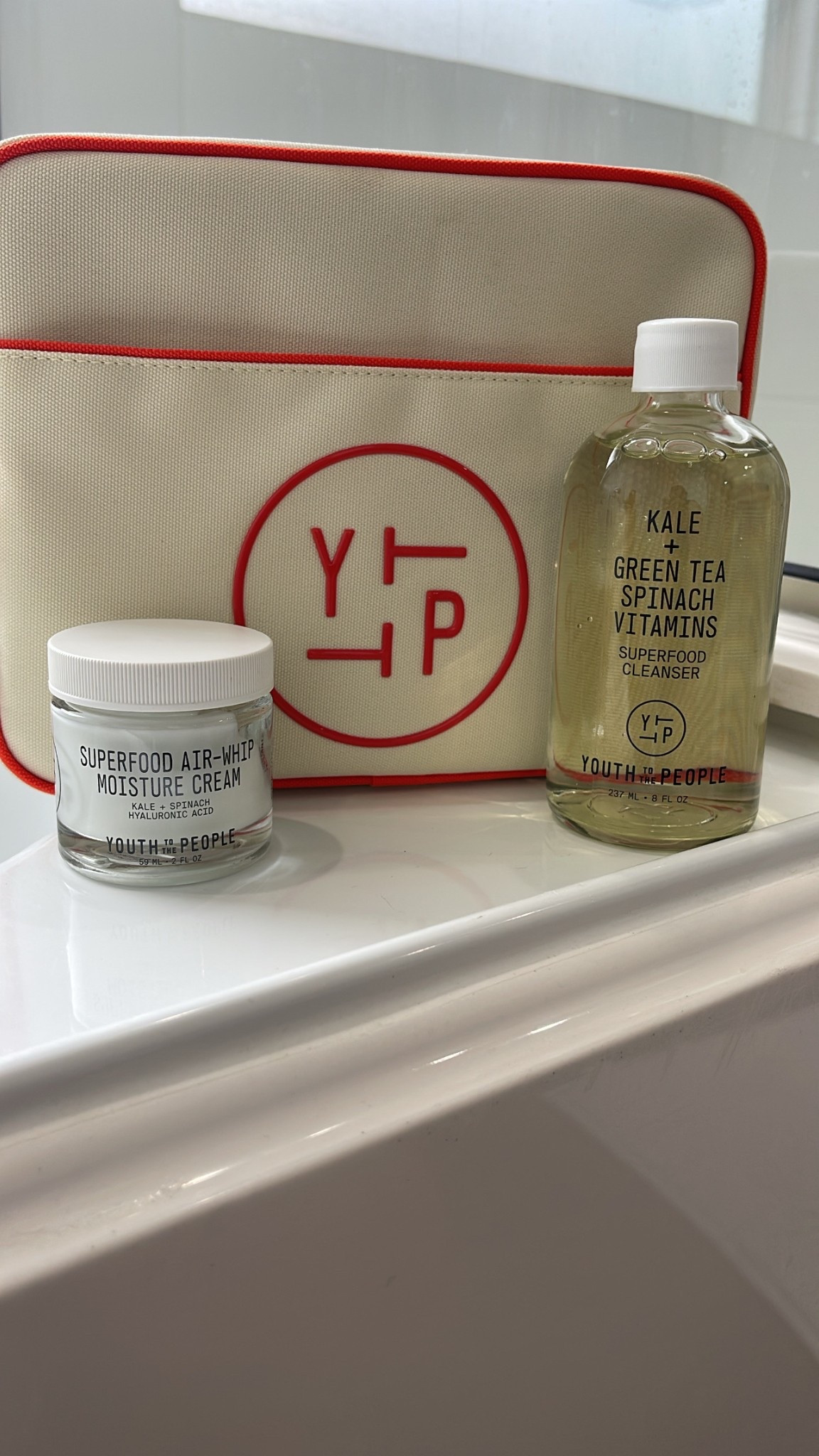 My skin has been thriving with this combo 🍃
The Youth to the People Superfood Air-Whip Moisture Cream is lightweight yet hydrating—perfect for summer mornings. And their Kale + Green Tea Spinach Vitamins Cleanser is a refreshing deep cleanse without stripping my skin. Clean, effective, and packed with superfoods—yes please.
✨ Both are available now and worth the hype! #CleanBeauty #YouthToThePeople #VeganSkincare #LTKskincare #SkincareRoutine #SummerGlow



#LTKSummerEdit #LTKStyleTip #LTKBeauty