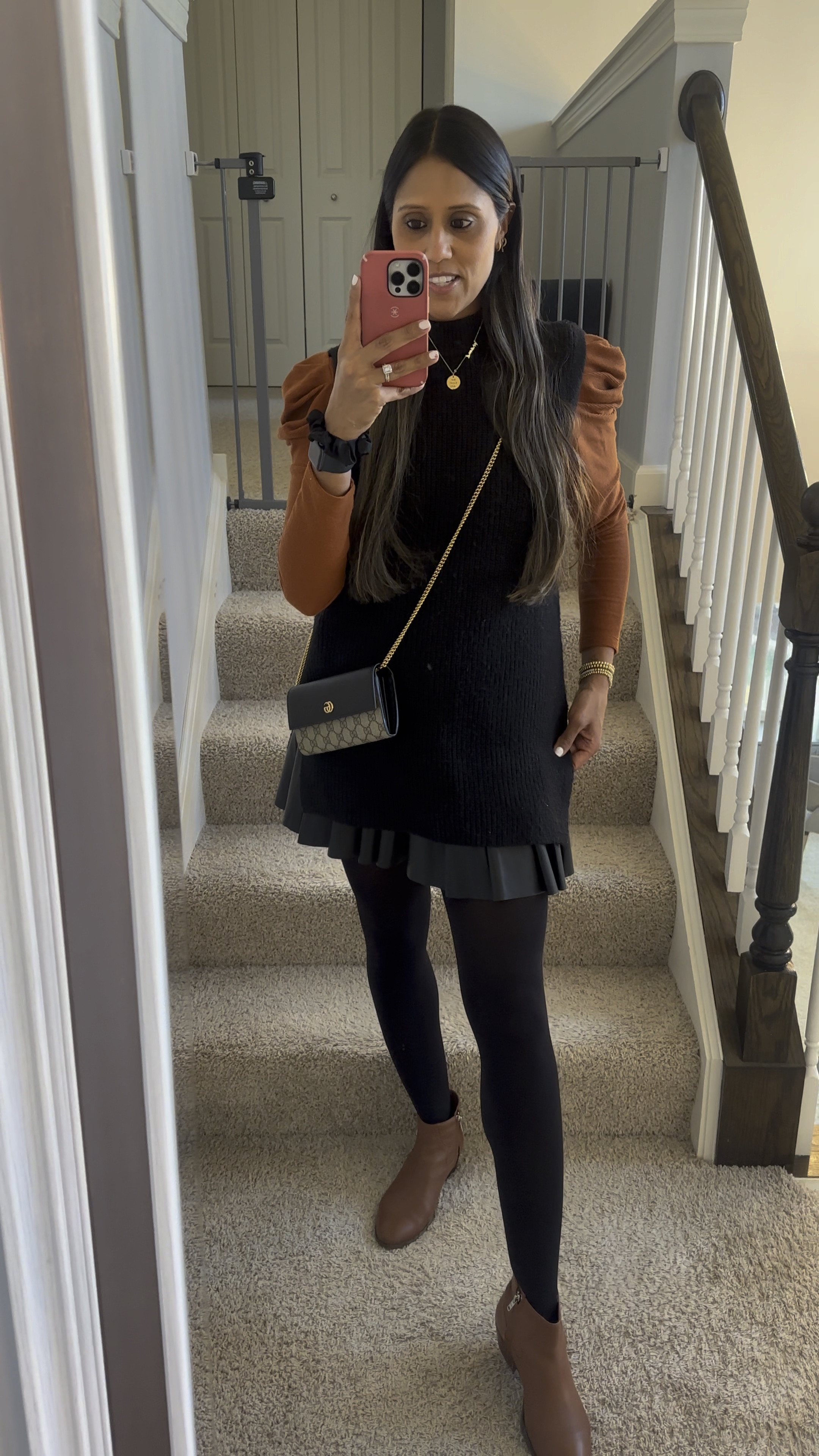 Gucci marmont outfit and black and gold! 

#LTKVideo #LTKitbag #LTKstyletip