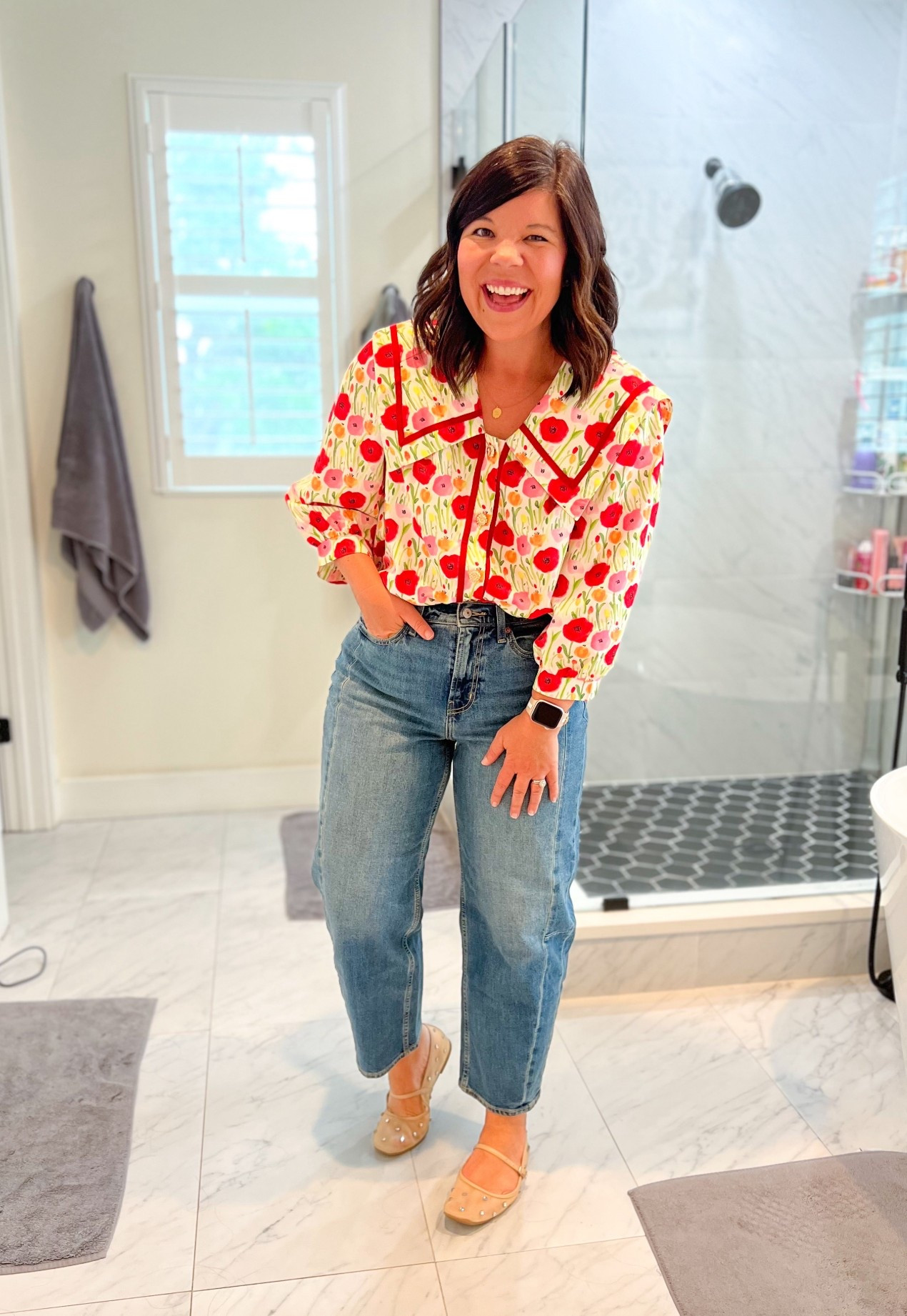 Size small in the top 
size 8 in the jeans

#LTKFindsUnder50 #LTKSeasonal #LTKWorkwear