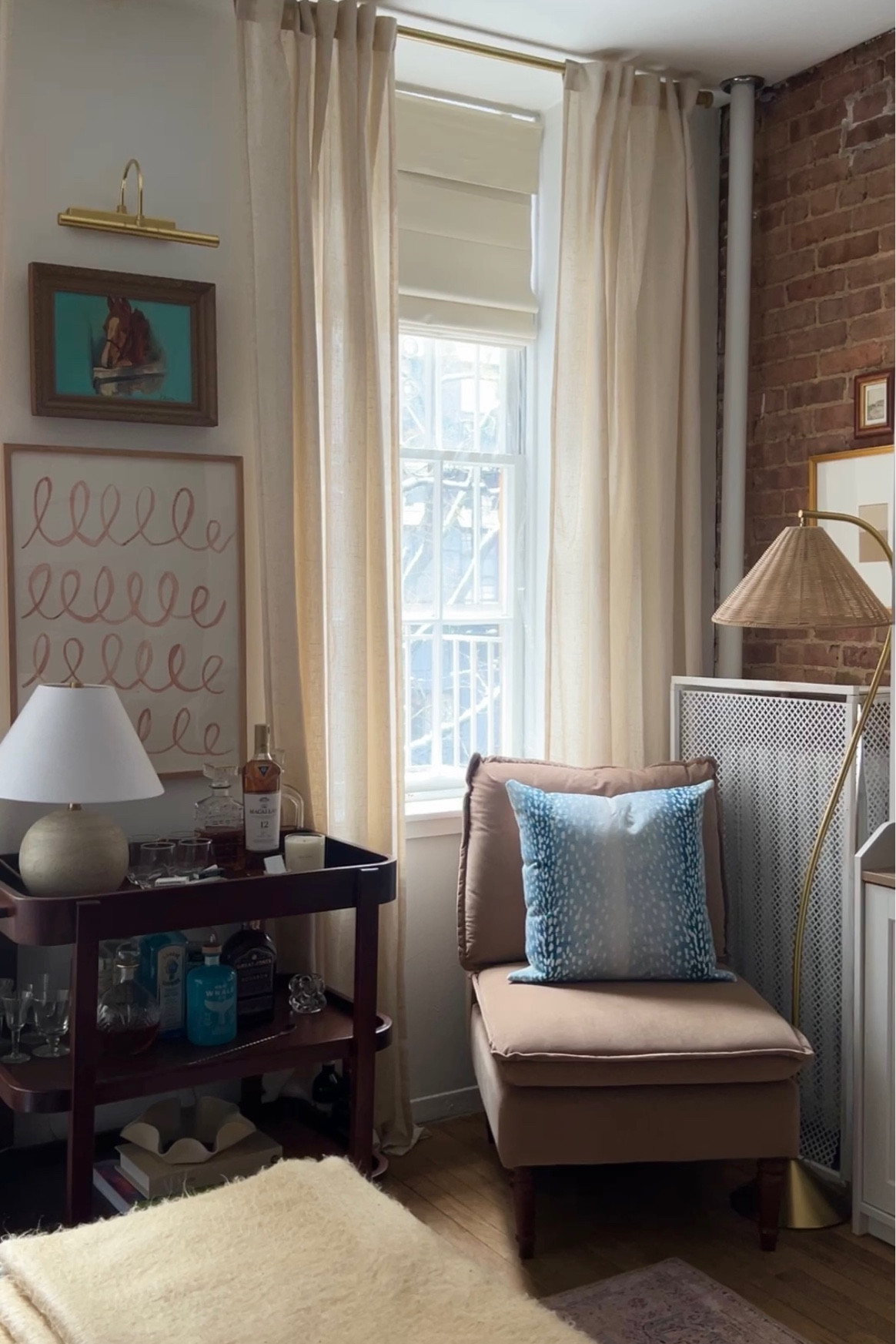 cozy corner in our NYC apartment #interiordesign #nycapartment #targethomefinds #amazonhomefinds 

#LTKfindsunder100 #LTKhome #LTKfindsunder50