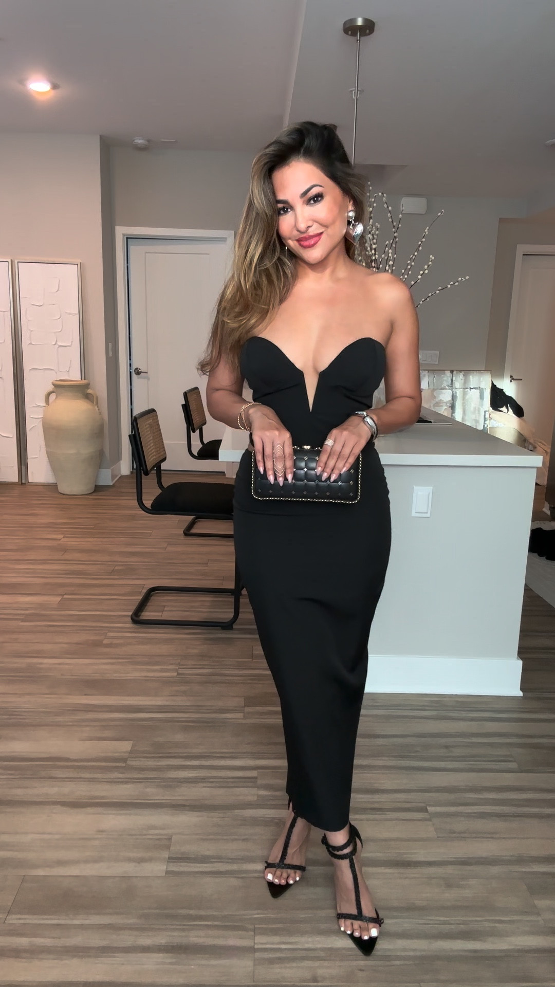 GRWM: An All Black Look With A Pop Of Silver✨

Outfit details:
top & bottom — @runawaythelabel 

https://us.runawaythelabel.com/collections/linanoory (shop the pieces via this link)
lip liner & bronzer — @charlottetilbury “walk of no shame liner” & “3 tan” bronzer
earrings & bracelet — @8otherreasons 
perfume — @muglerofficial 
shoes — @jessicarichofficial 
bag — @chanelofficial

#LTKbeauty #LTKunder50 #LTKstyletip