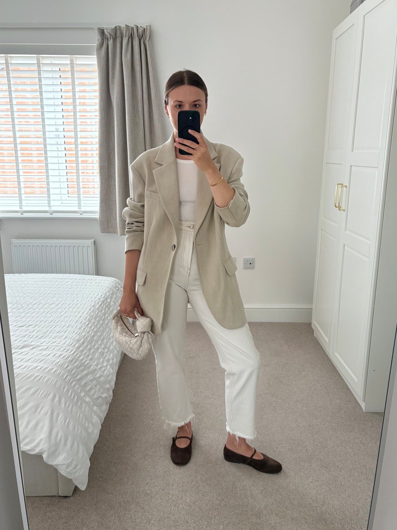 Ways to wear ballet shoes 🩰

As mine are brown, I’ve kept things very neutral with my oversized blazer, white vest top, ecru cropped straight leg jeans finished with my bottega Jodi bag. This outfit would work with other coloured ballet flats too. 

All of these items are old so I’ll link alternatives. 

#LTKsummer #LTKuk #LTKstyletip