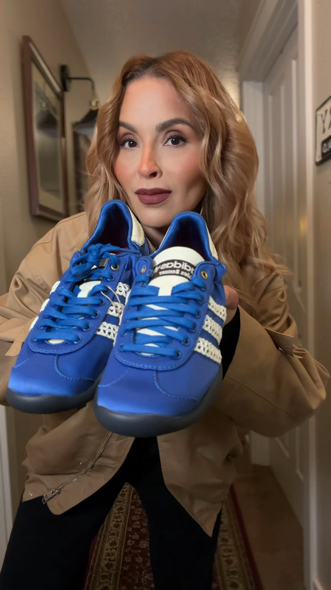 Unboxing my new Wales Bonner in cerulean blue — one of the strongest colors of the season. Proof that the right shade can elevate even the most casual sneaker.
 

#LTKootd #LTKgrwm