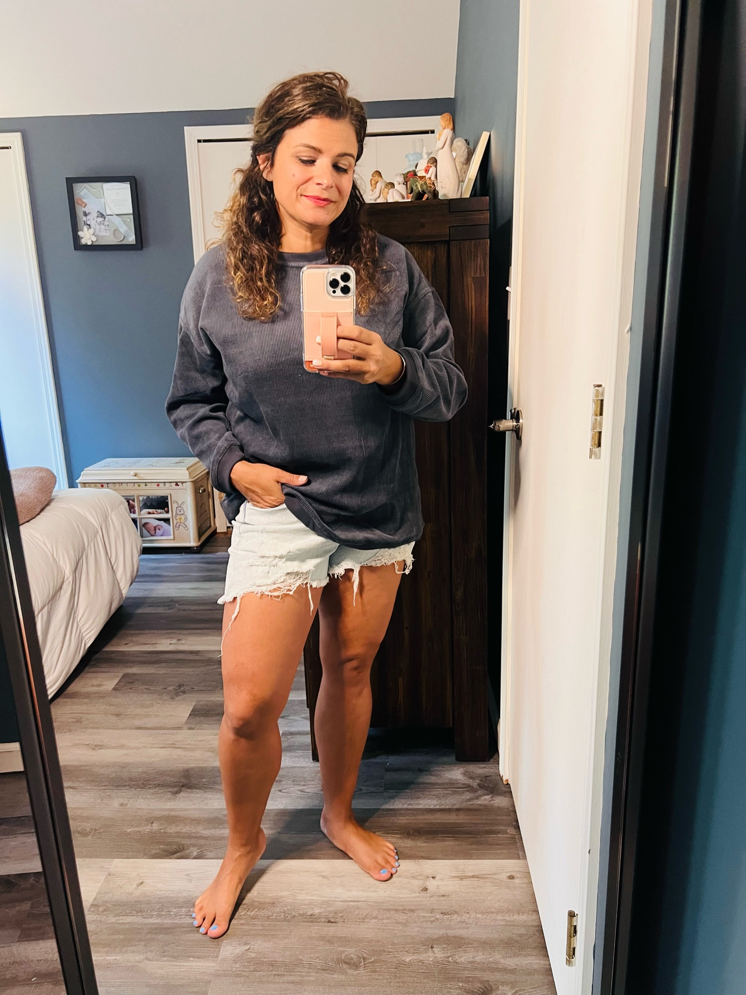 Throwback to those warmer days when shorts were still in rotation! This oversized PrettyGarden sweatshirt was my cozy go-to for cool summer nights and now it’s perfect for fall layers. Grab it on sale for $19.49 (was $29.99) with code **35P2L5FD**! Who else is ready to live in this all season long? #FallLayers #ComfyAndCute #AmazonFinds" 


#LTKStyleTip #LTKCyberWeek #LTKFindsUnder50